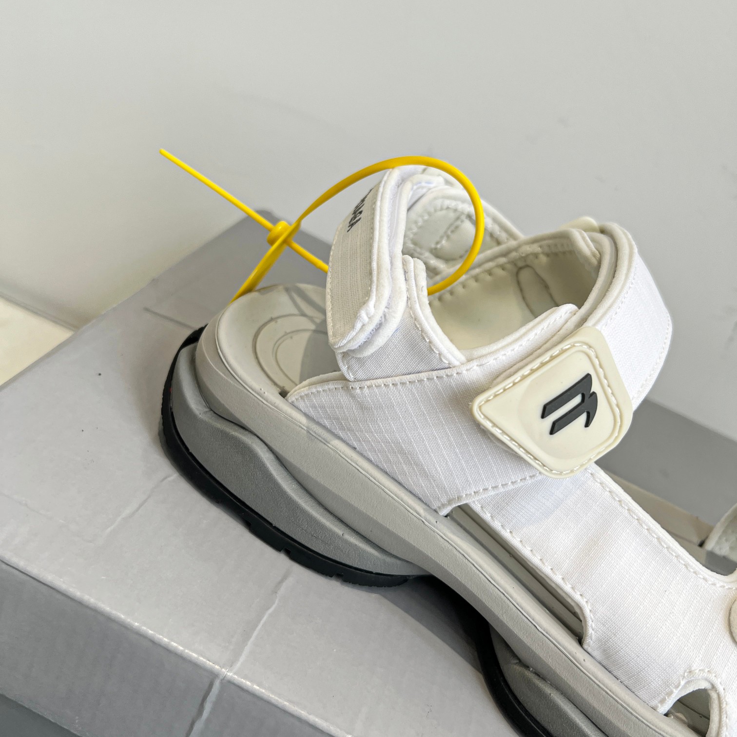 Balenciaga Sandals Mesh Breathable L-s-xl