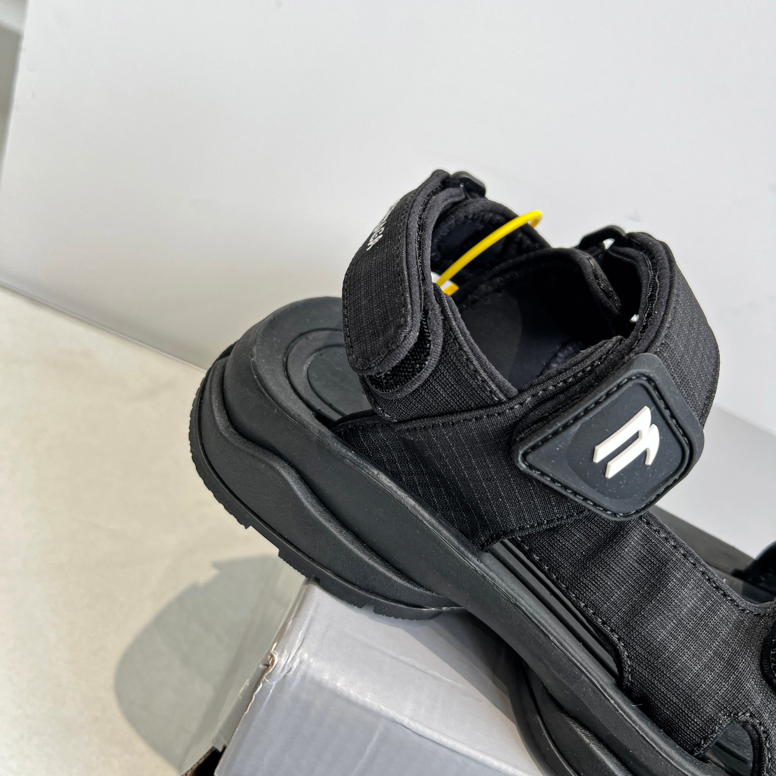 Balenciaga Sandals Mesh Breathable L-s-xl