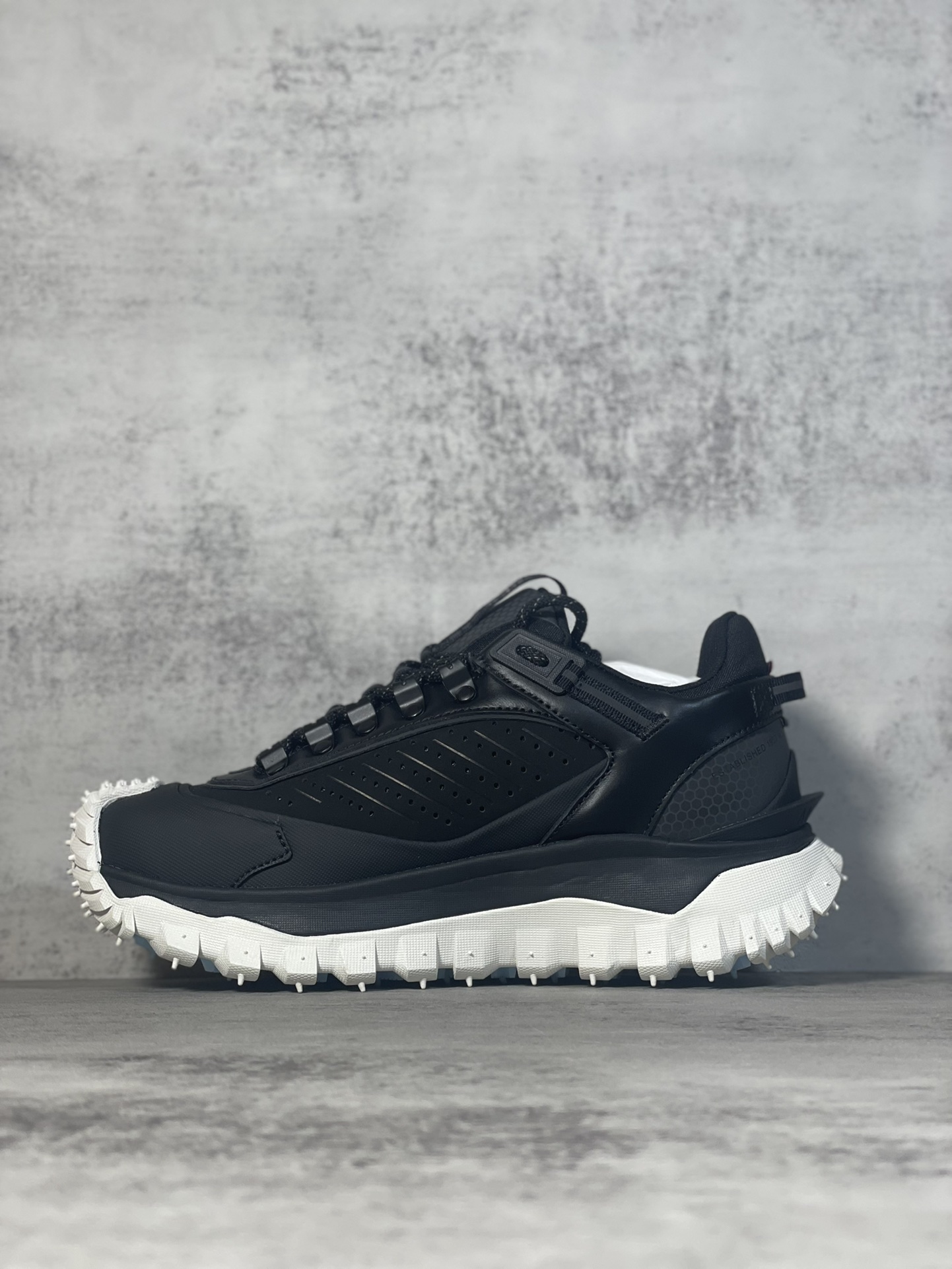Moncler Sneakers Shock Absorbing M-l