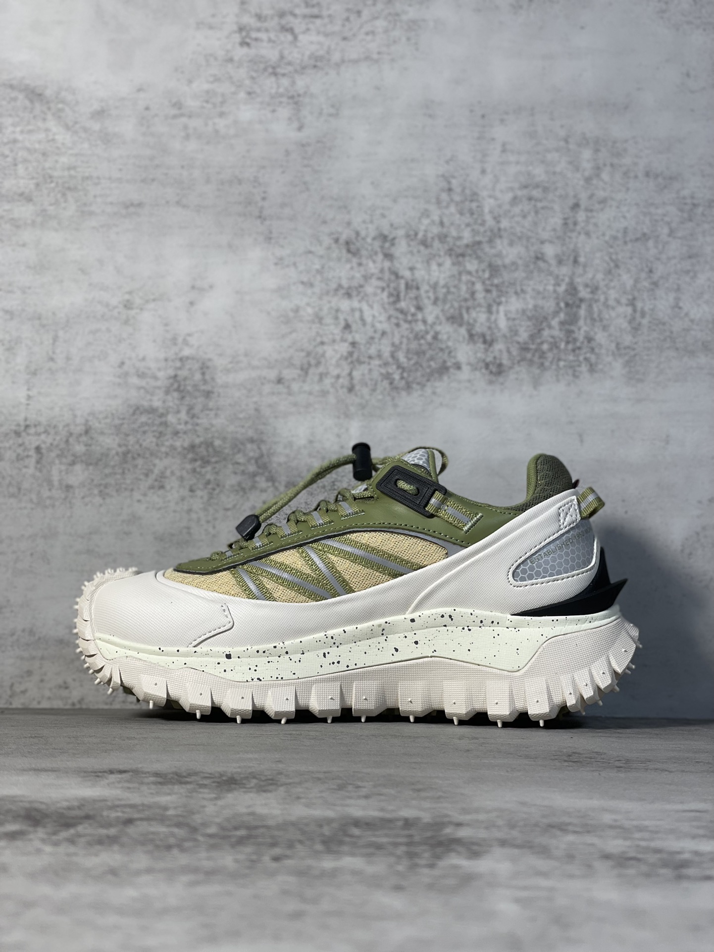 Moncler Sneakers Shock Absorbing M-l