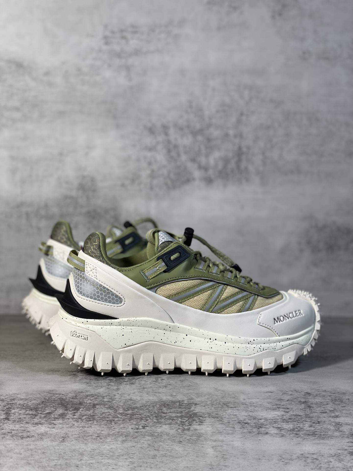 Moncler Sneakers Shock Absorbing M-l