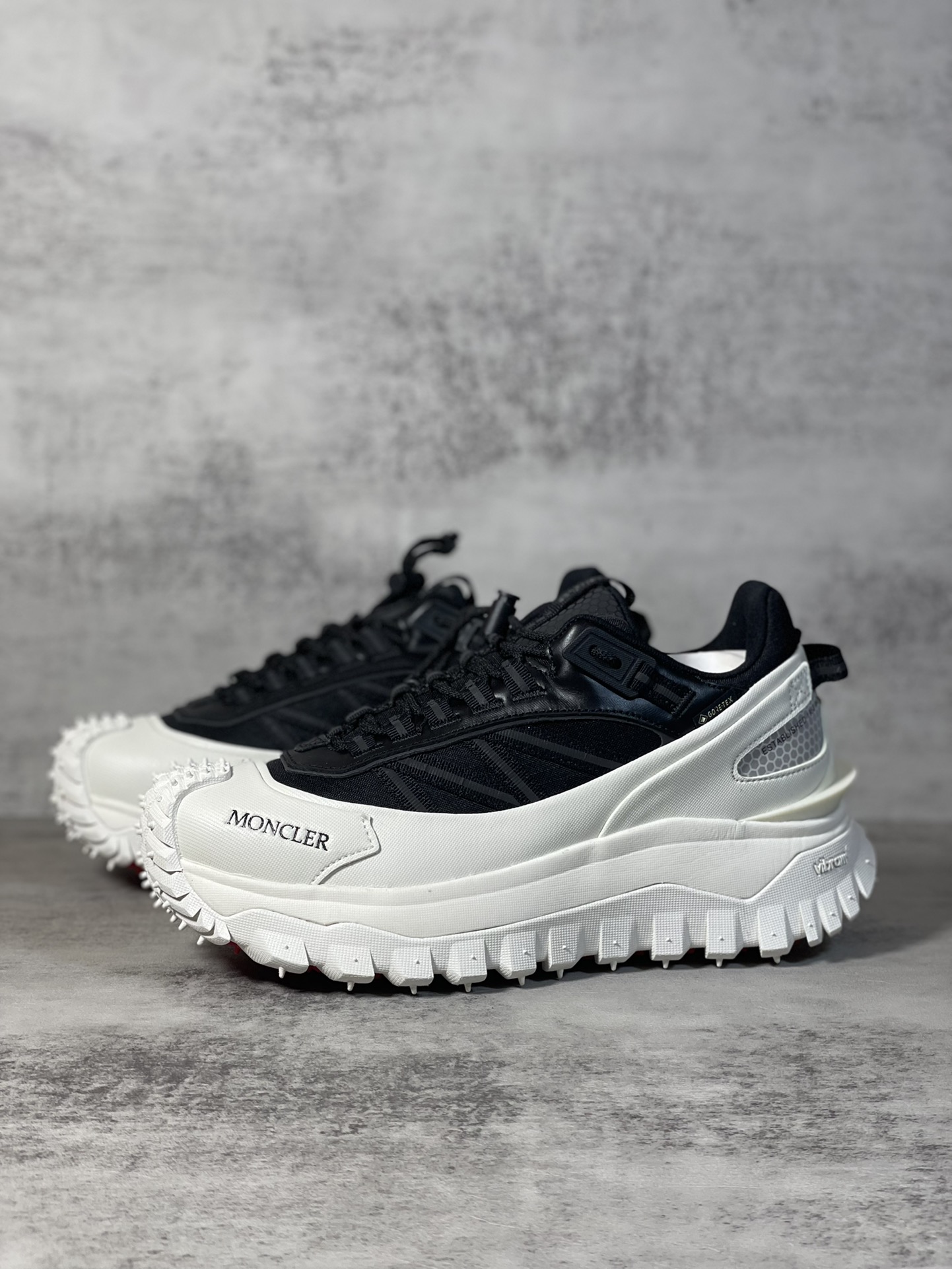 Moncler Sneakers Shock Absorbing M-l