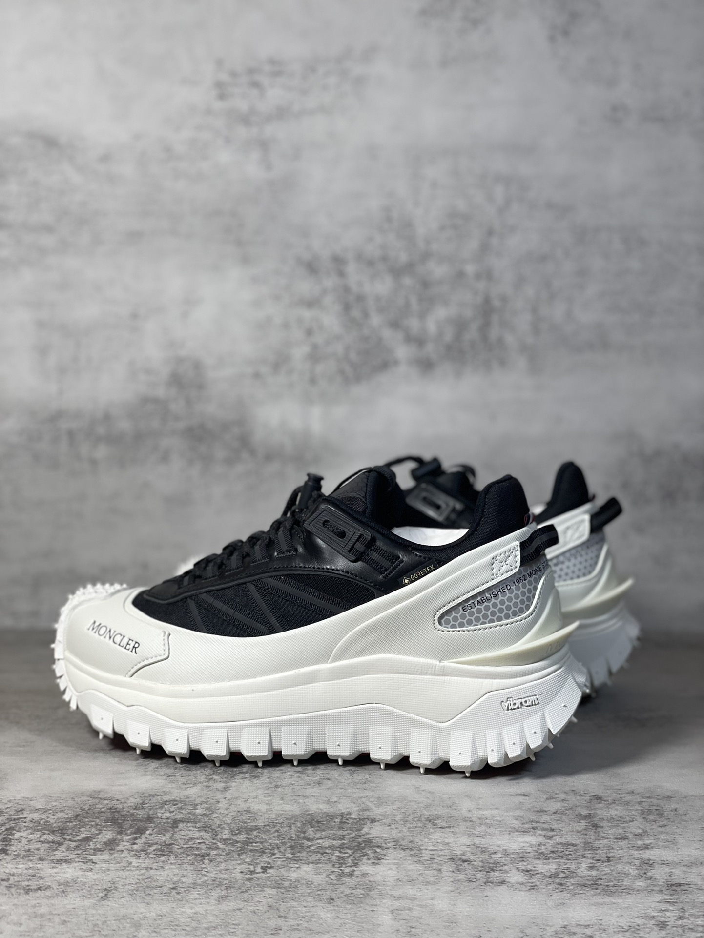 Moncler Sneakers Shock Absorbing M-l