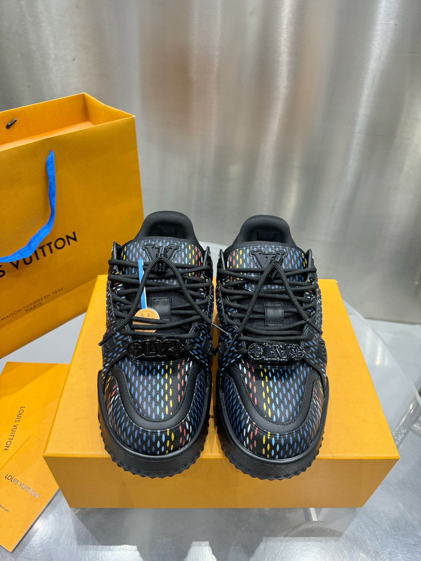 Louis Vuitton Male Basic Shoes L