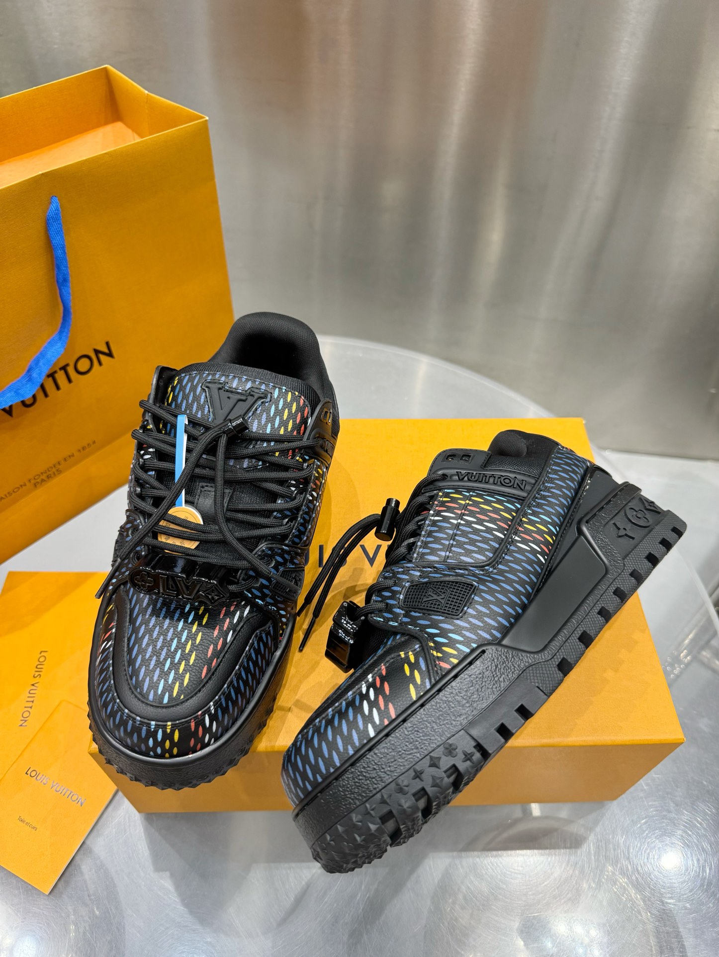 Louis Vuitton Male Basic Shoes L