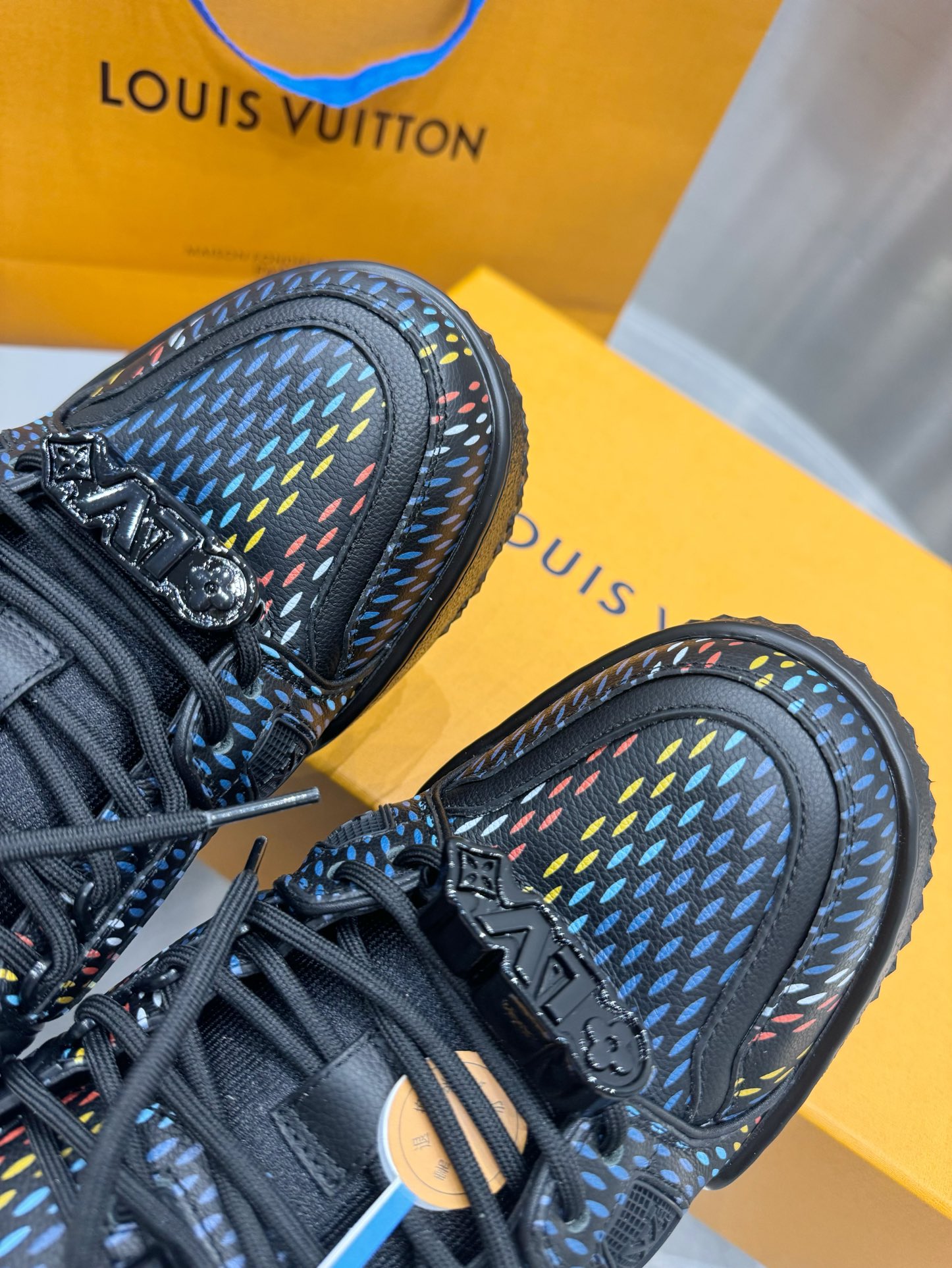 Louis Vuitton Male Basic Shoes L