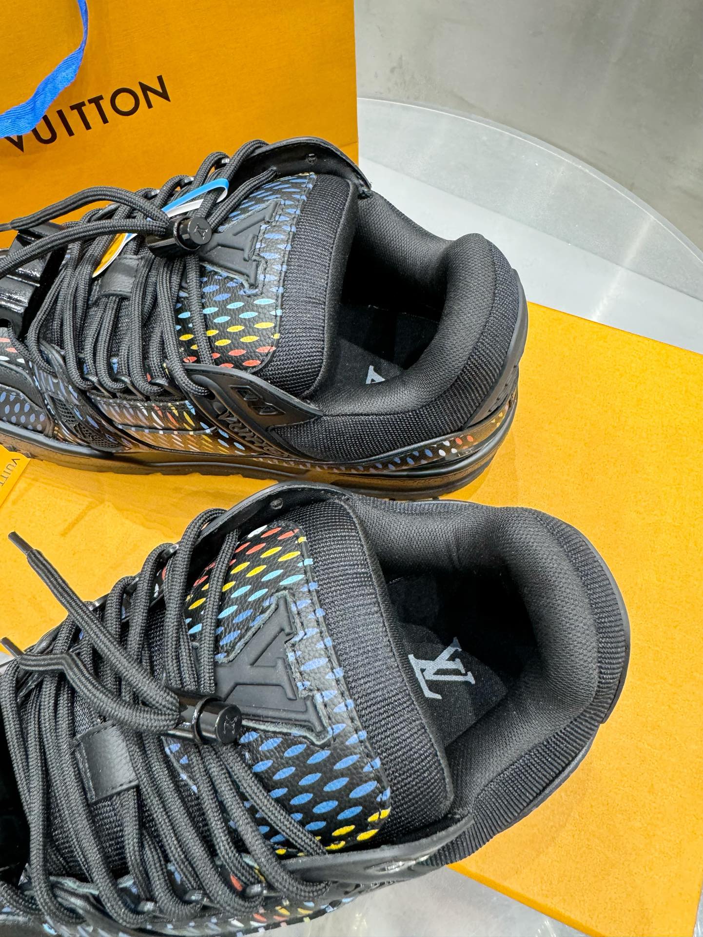 Louis Vuitton Male Basic Shoes L