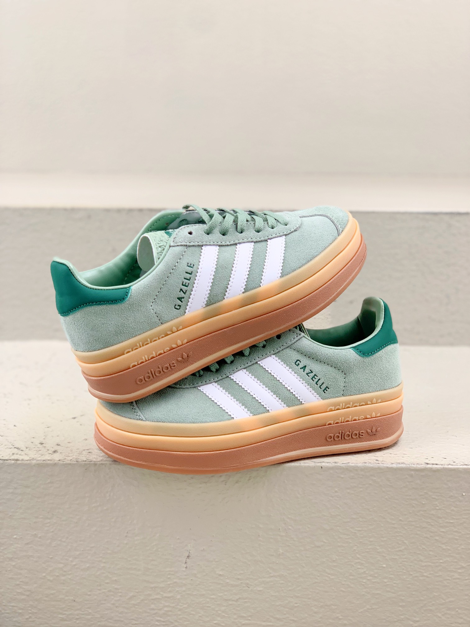 Female Board Shoes White L-s