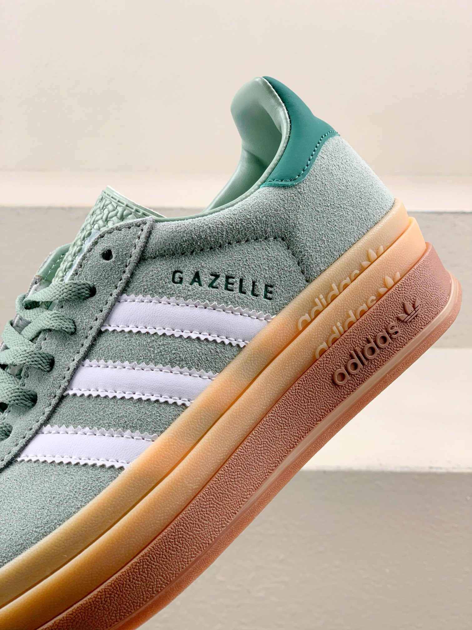 Female Board Shoes White L-s