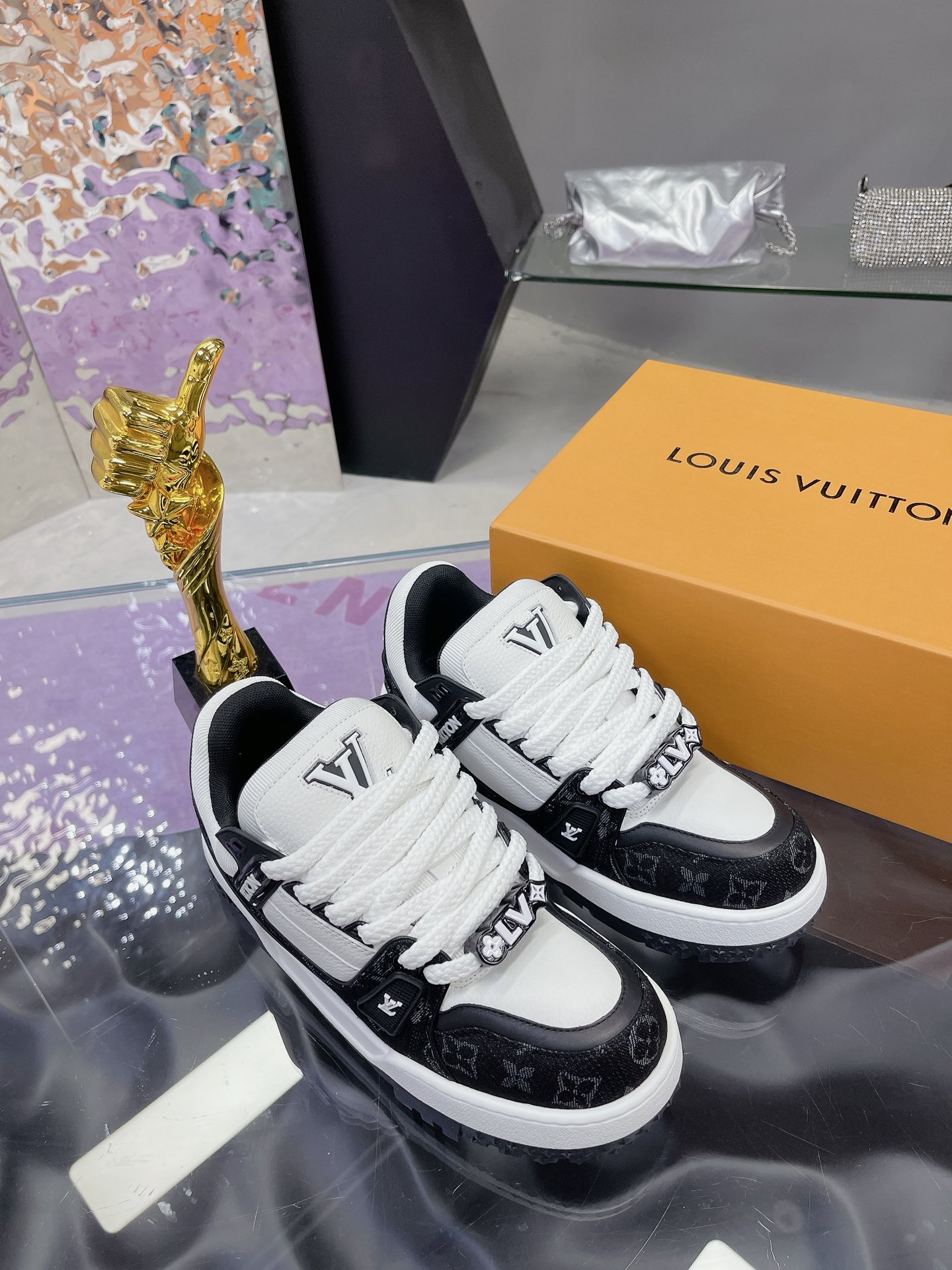 Louis Vuitton Male Basic Shoes L