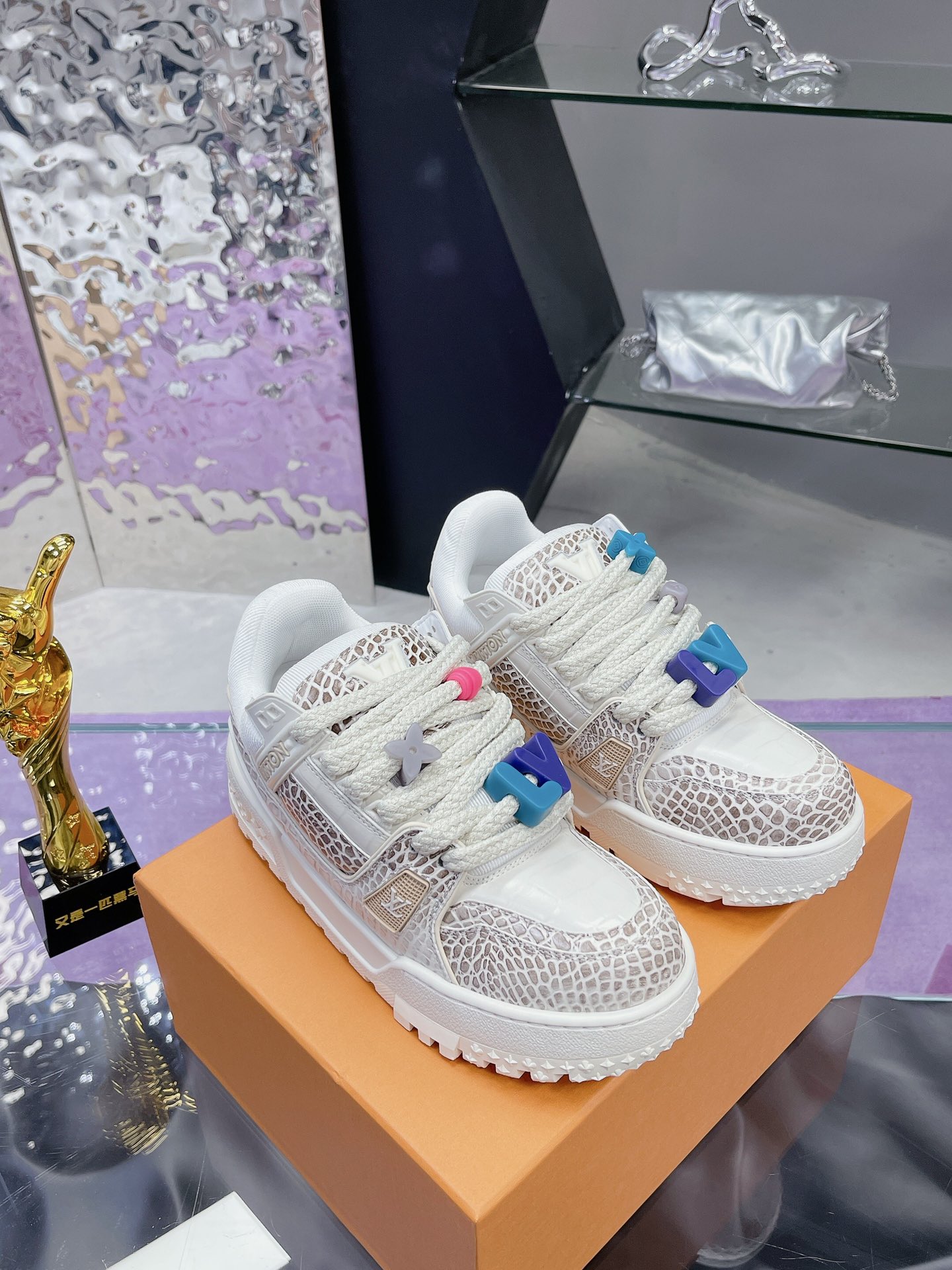 Louis Vuitton Male Basic Shoes L