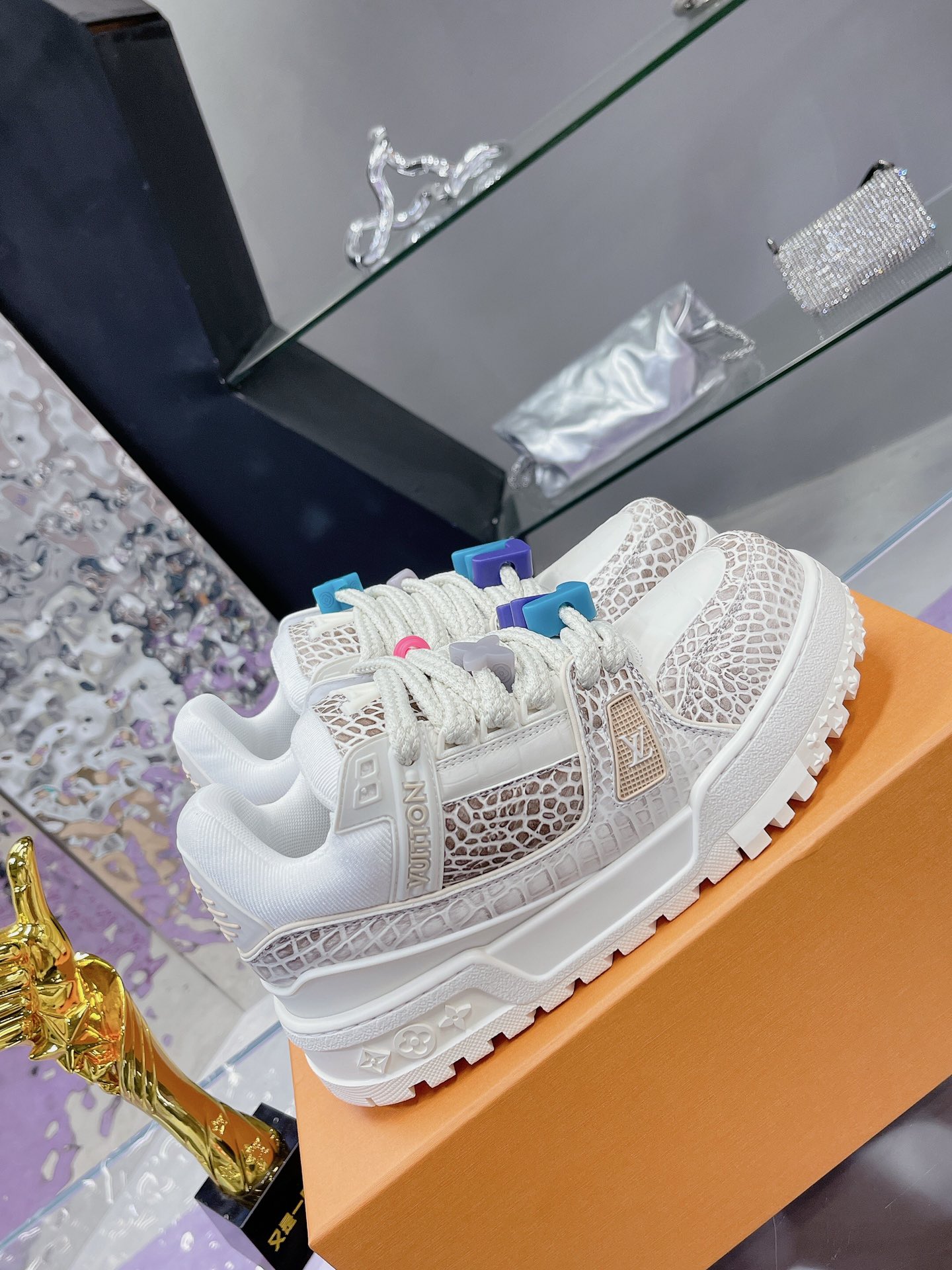 Louis Vuitton Male Basic Shoes L