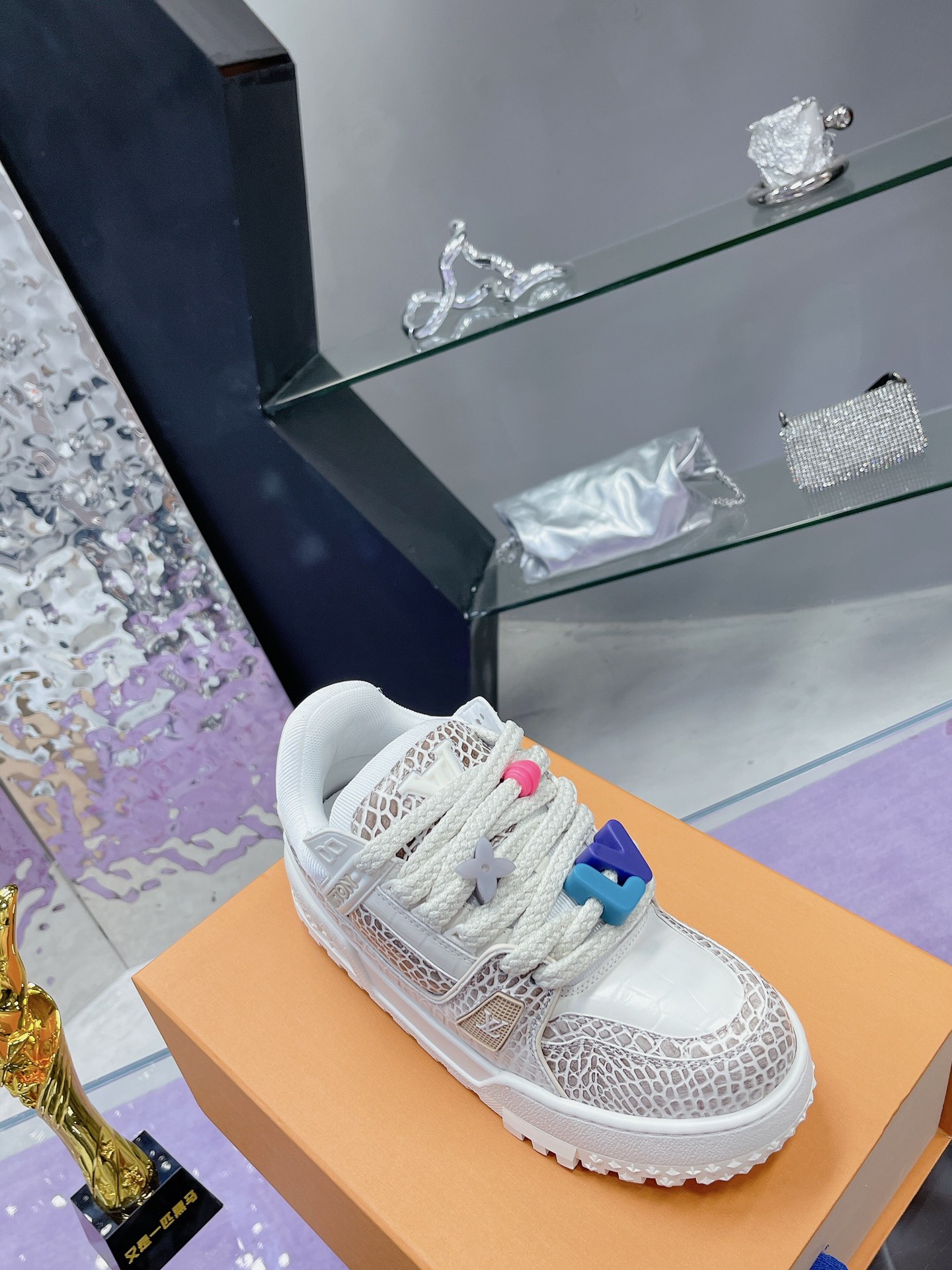 Louis Vuitton Male Basic Shoes L