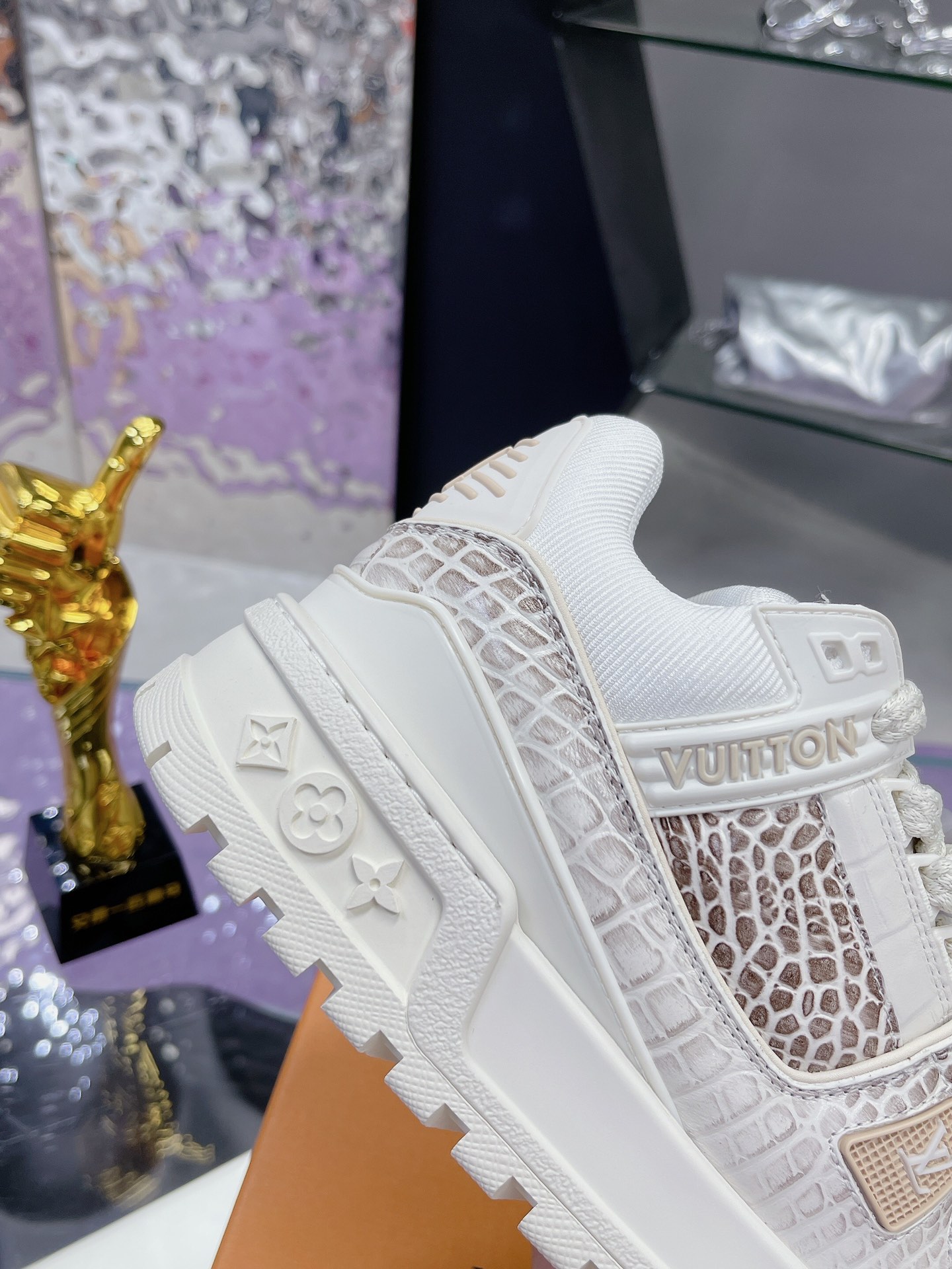 Louis Vuitton Male Basic Shoes L