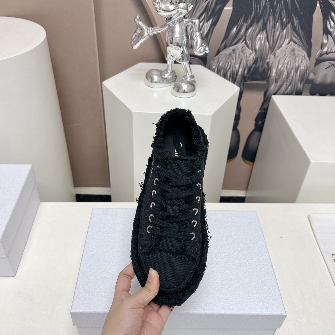 Dior Female Sneakers L-s