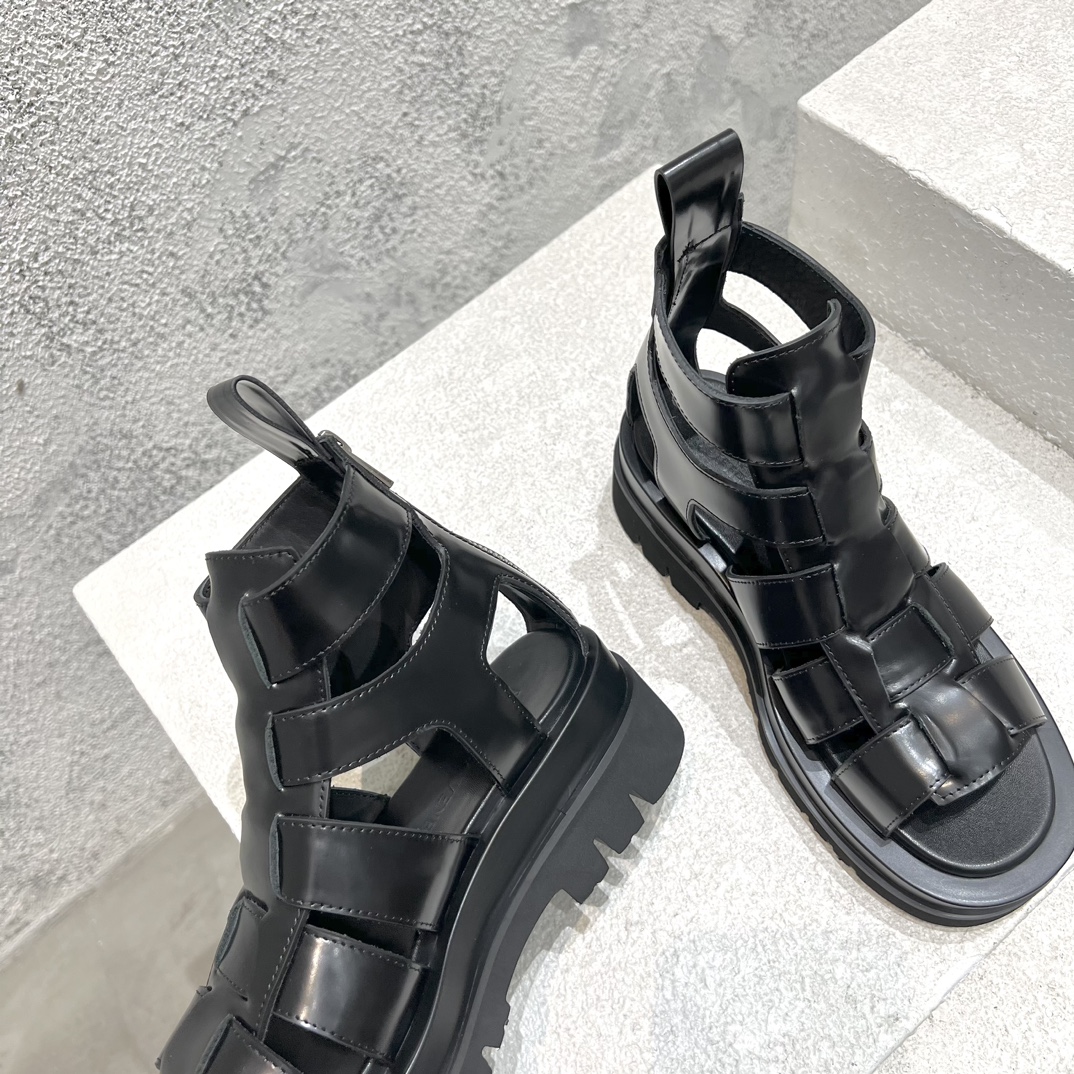 Bottega Veneta Dr. Martens Female Boots Cow Leather Black M-s