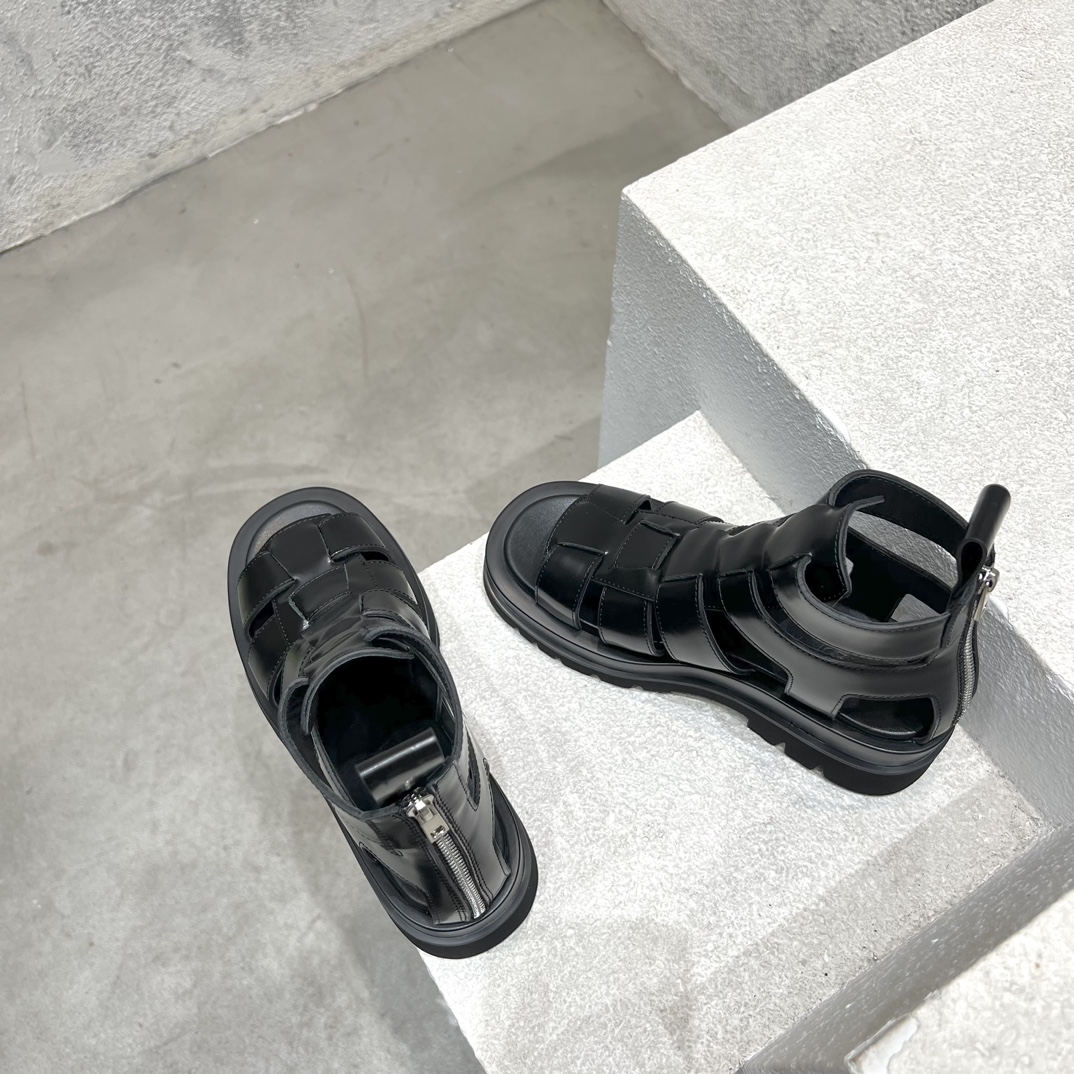 Bottega Veneta Dr. Martens Female Boots Cow Leather Black M-s