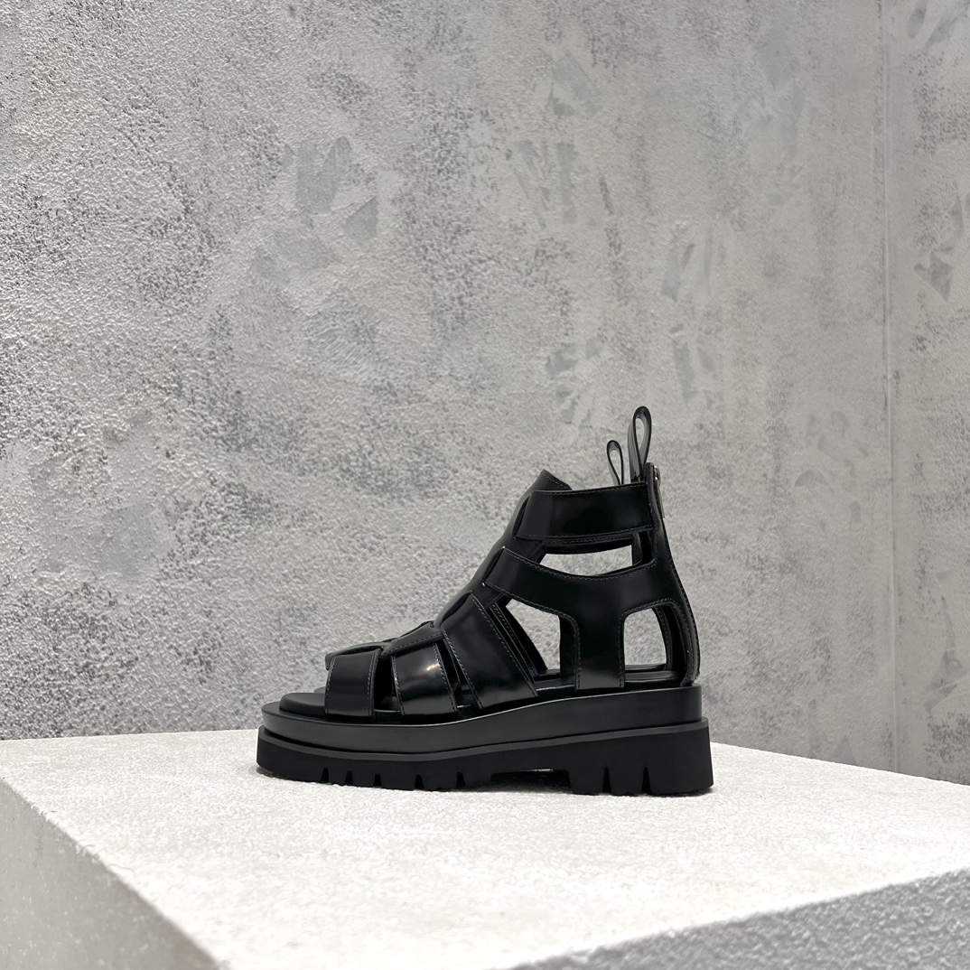 Bottega Veneta Dr. Martens Female Boots Cow Leather Black M-s