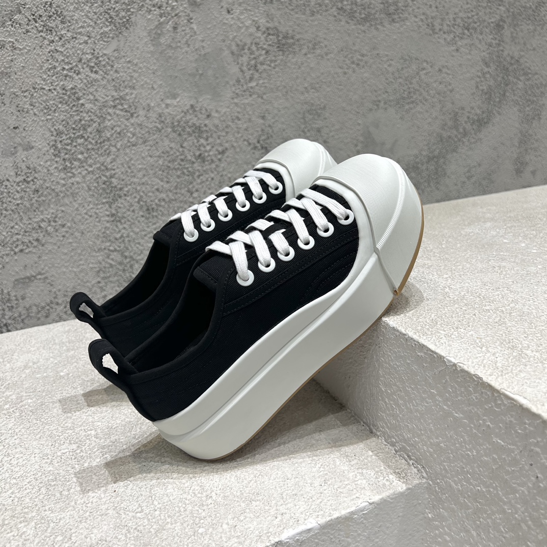 Bottega Veneta Male Sneakers Breathable L-s