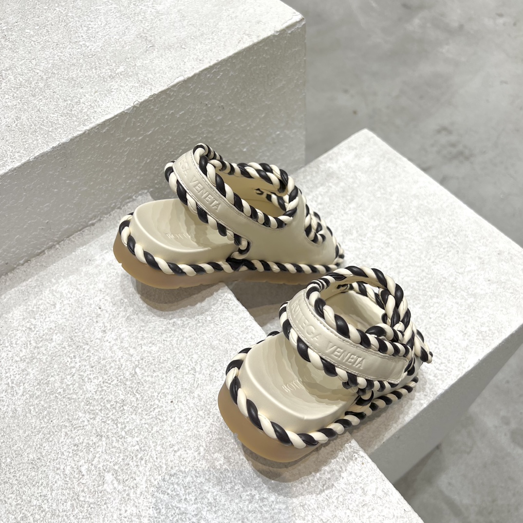 Bottega Veneta Calvin Klein Female Sandals Black M-l-s