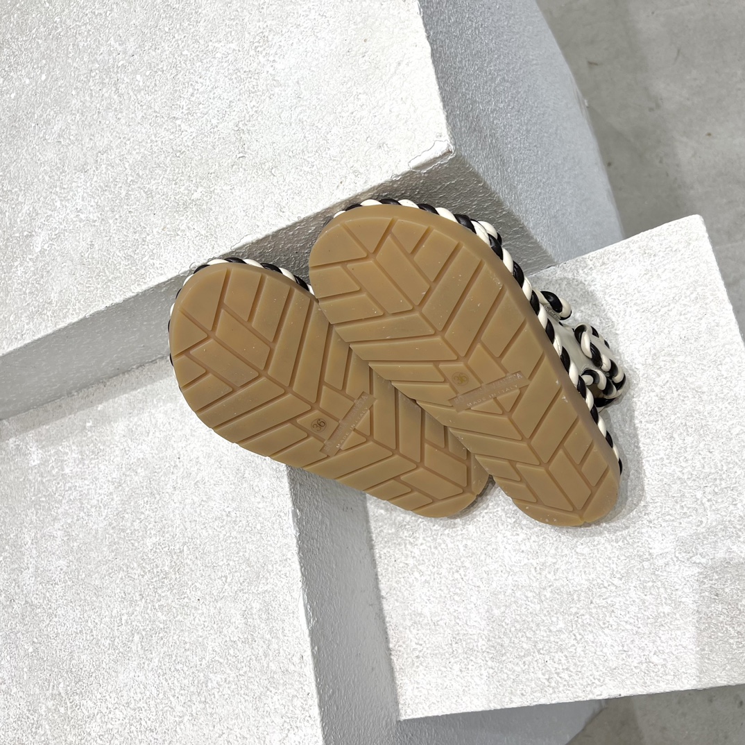 Bottega Veneta Calvin Klein Female Sandals Black M-l-s