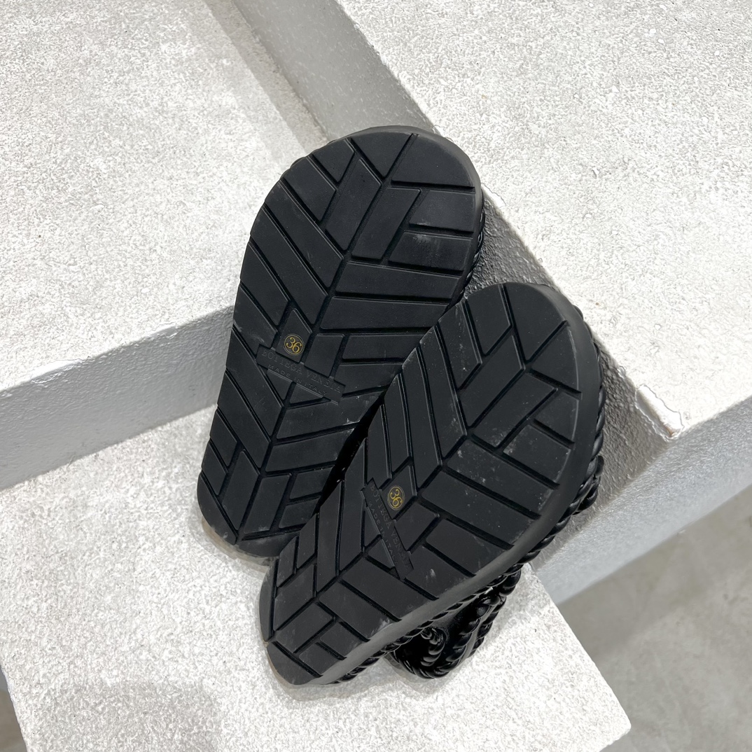 Bottega Veneta Calvin Klein Female Sandals Black M-l-s