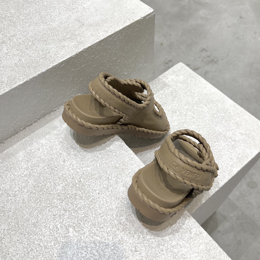 Bottega Veneta Calvin Klein Female Sandals Black M-l-s