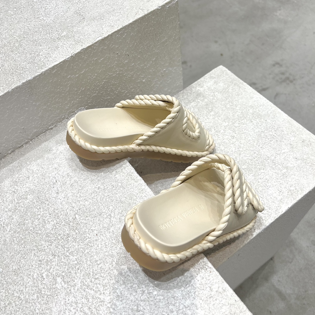 Bottega Veneta Calvin Klein Female Sandals Black M-l-s