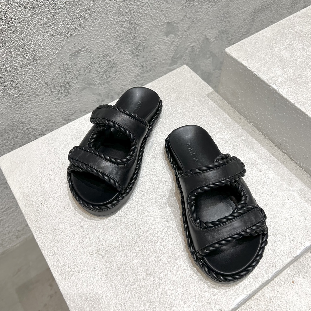 Bottega Veneta Calvin Klein Female Sandals Black M-l-s