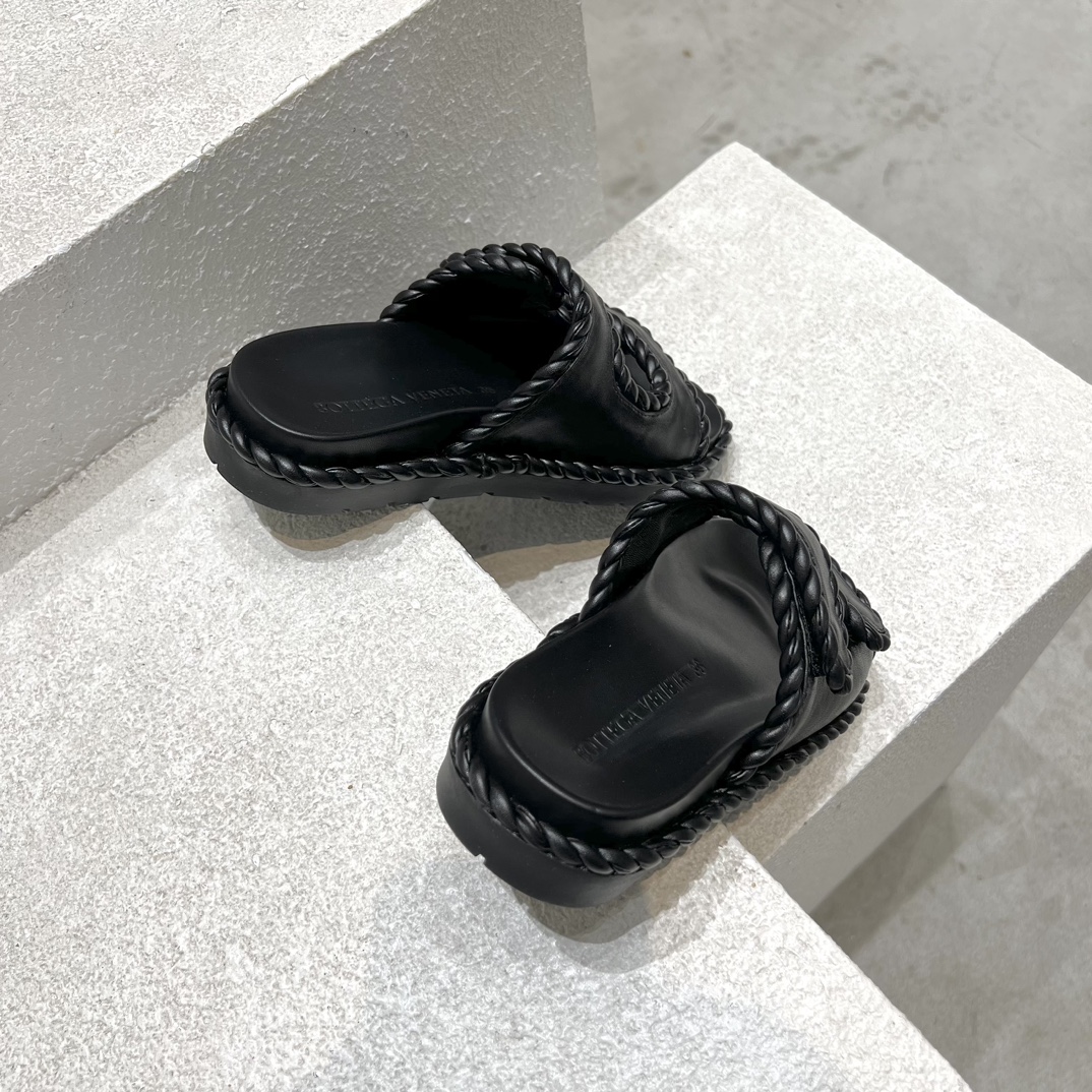 Bottega Veneta Calvin Klein Female Sandals Black M-l-s