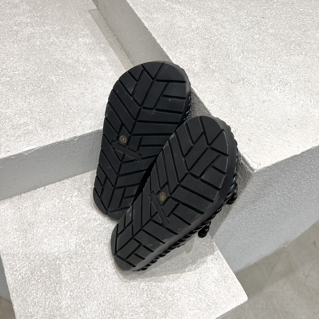 Bottega Veneta Calvin Klein Female Sandals Black M-l-s