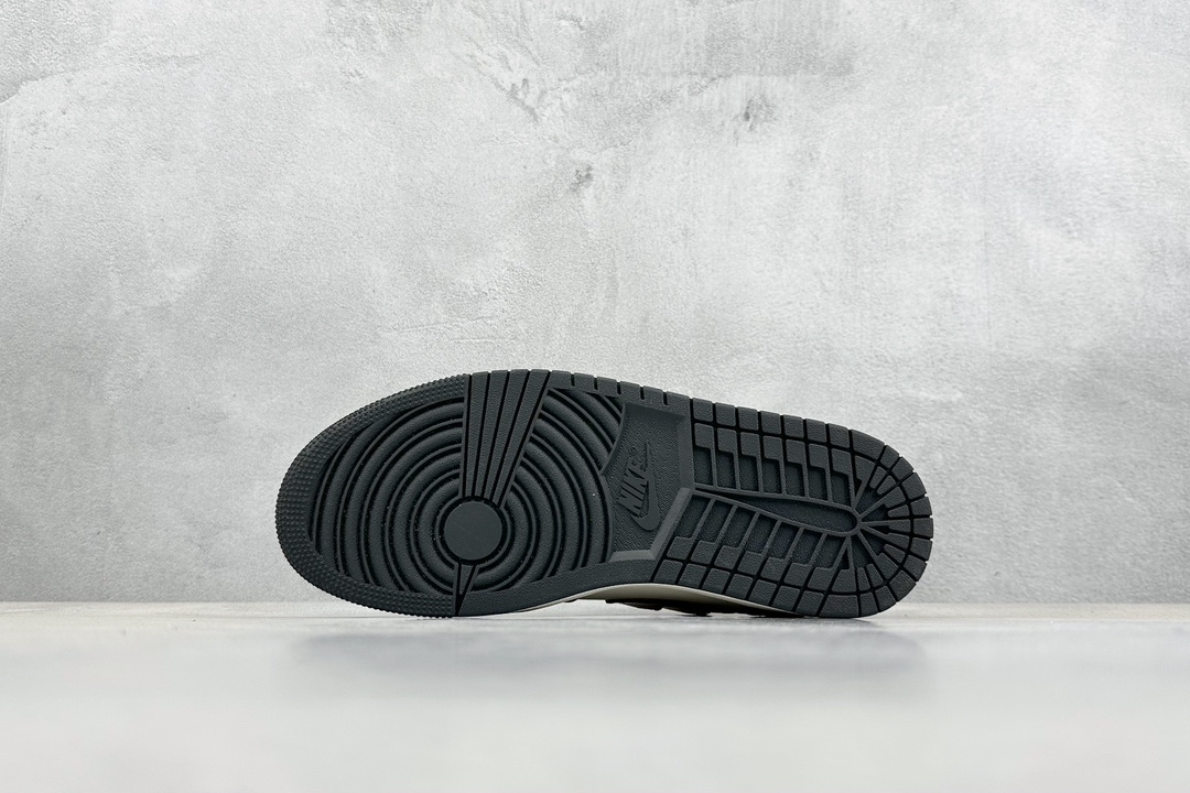 Jordan Nike Basic Shoes L