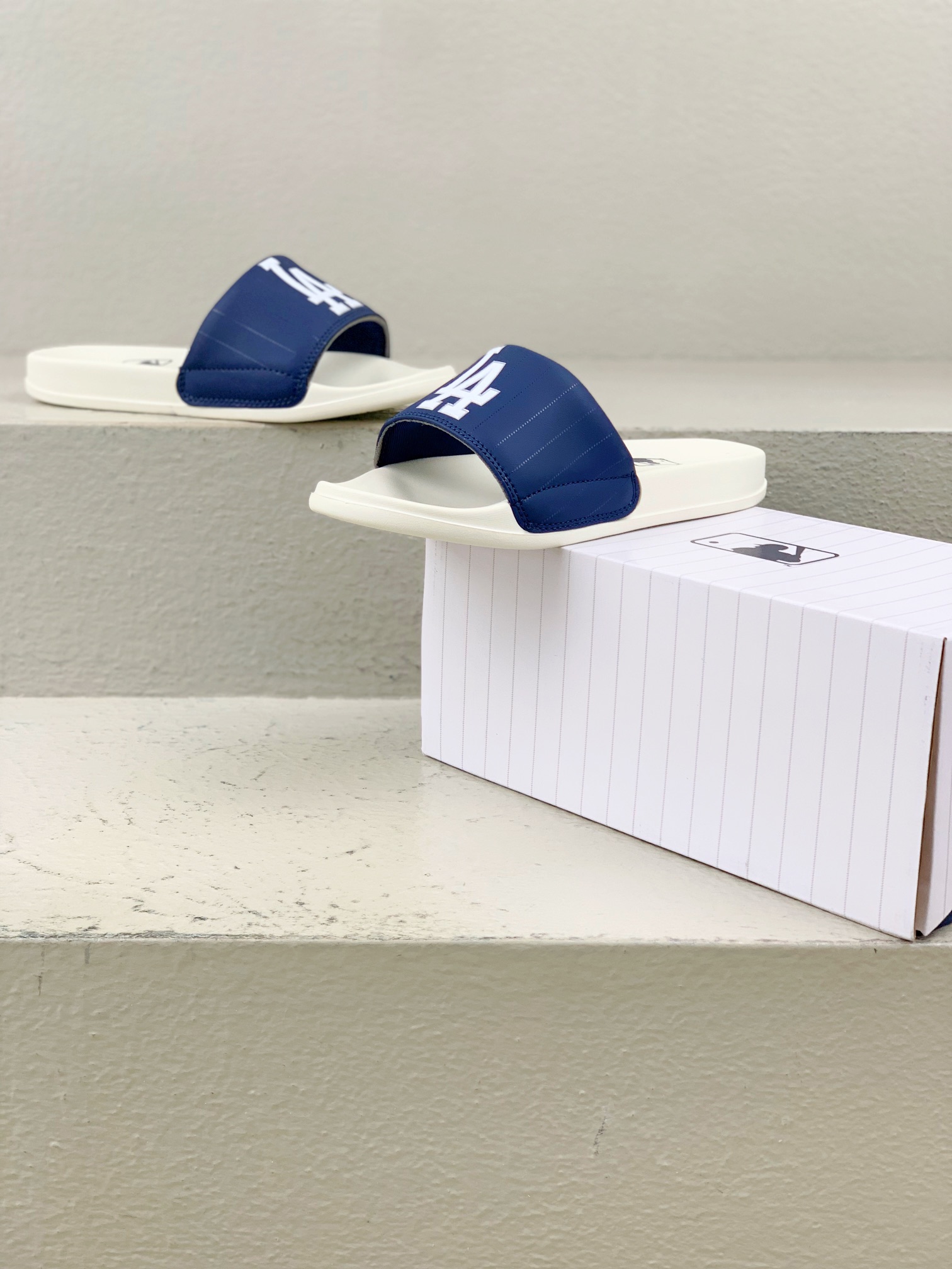 Male Slippers M-l-s