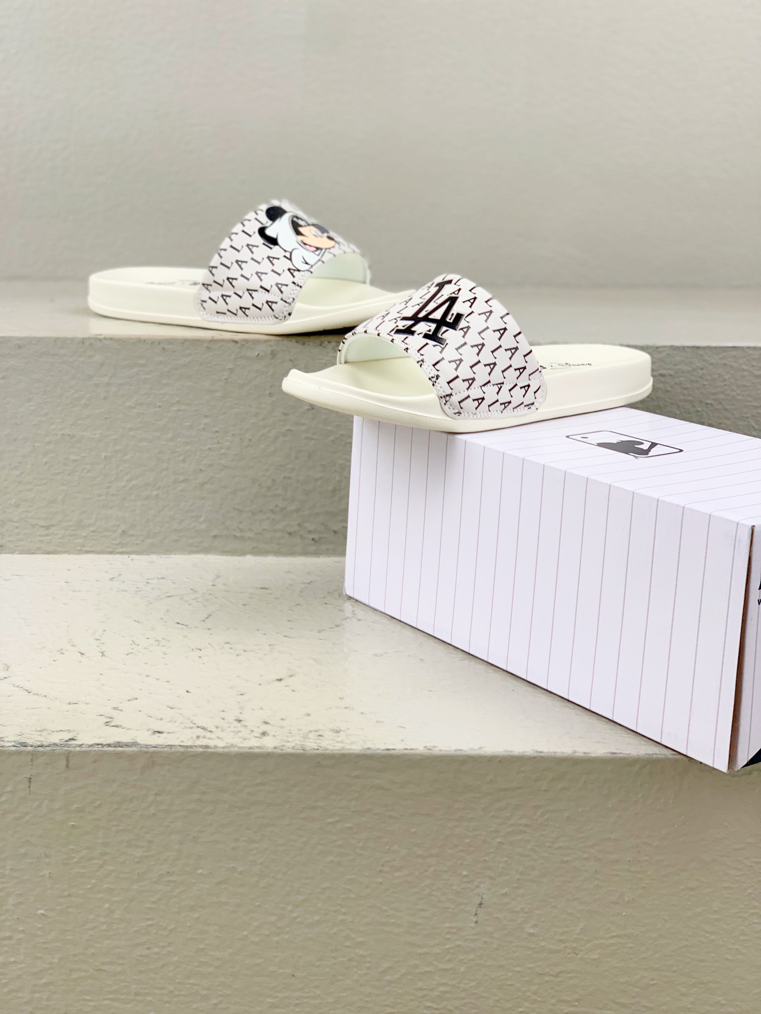 Male Slippers M-l-s