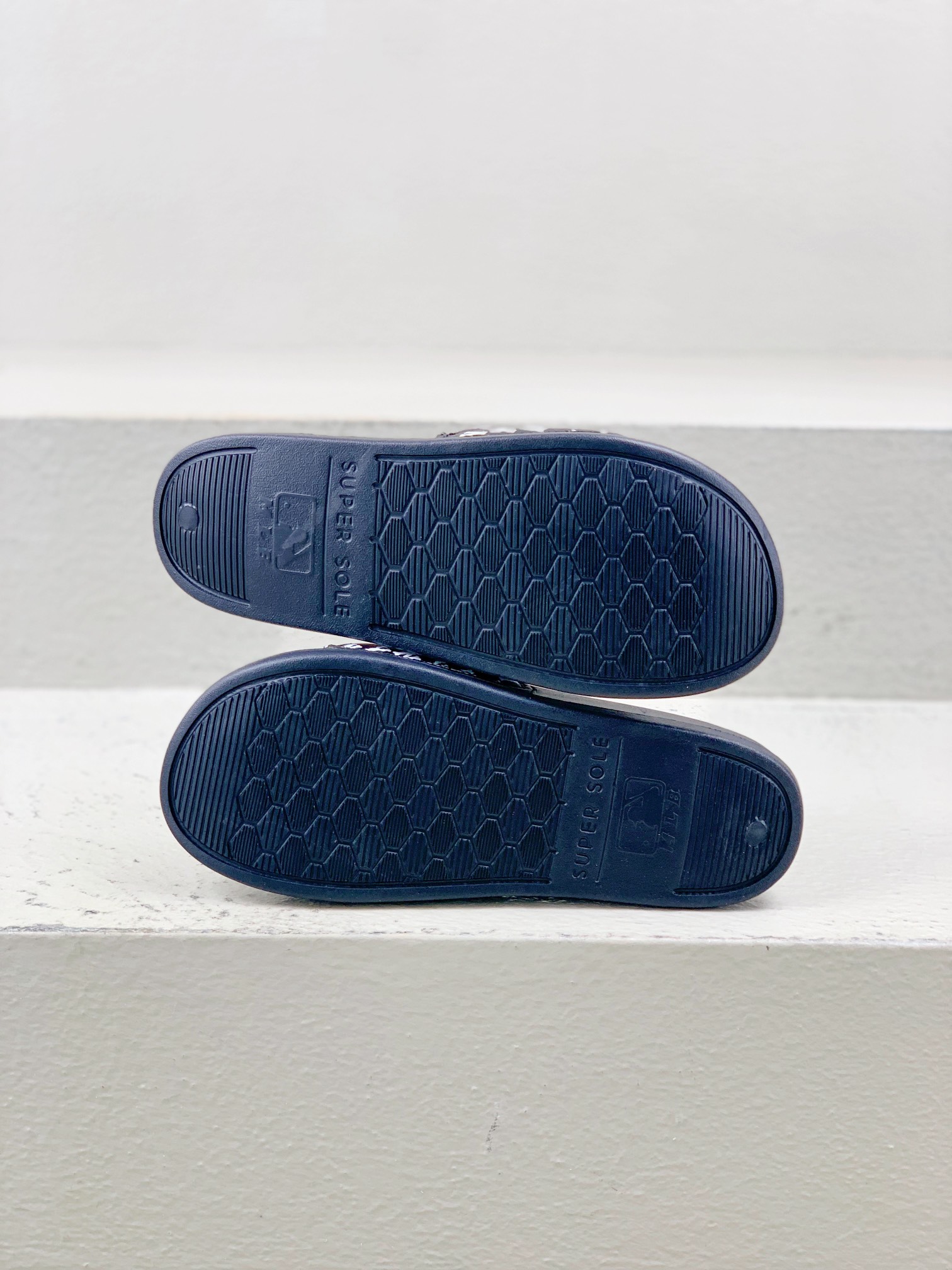 Male Slippers M-l-s