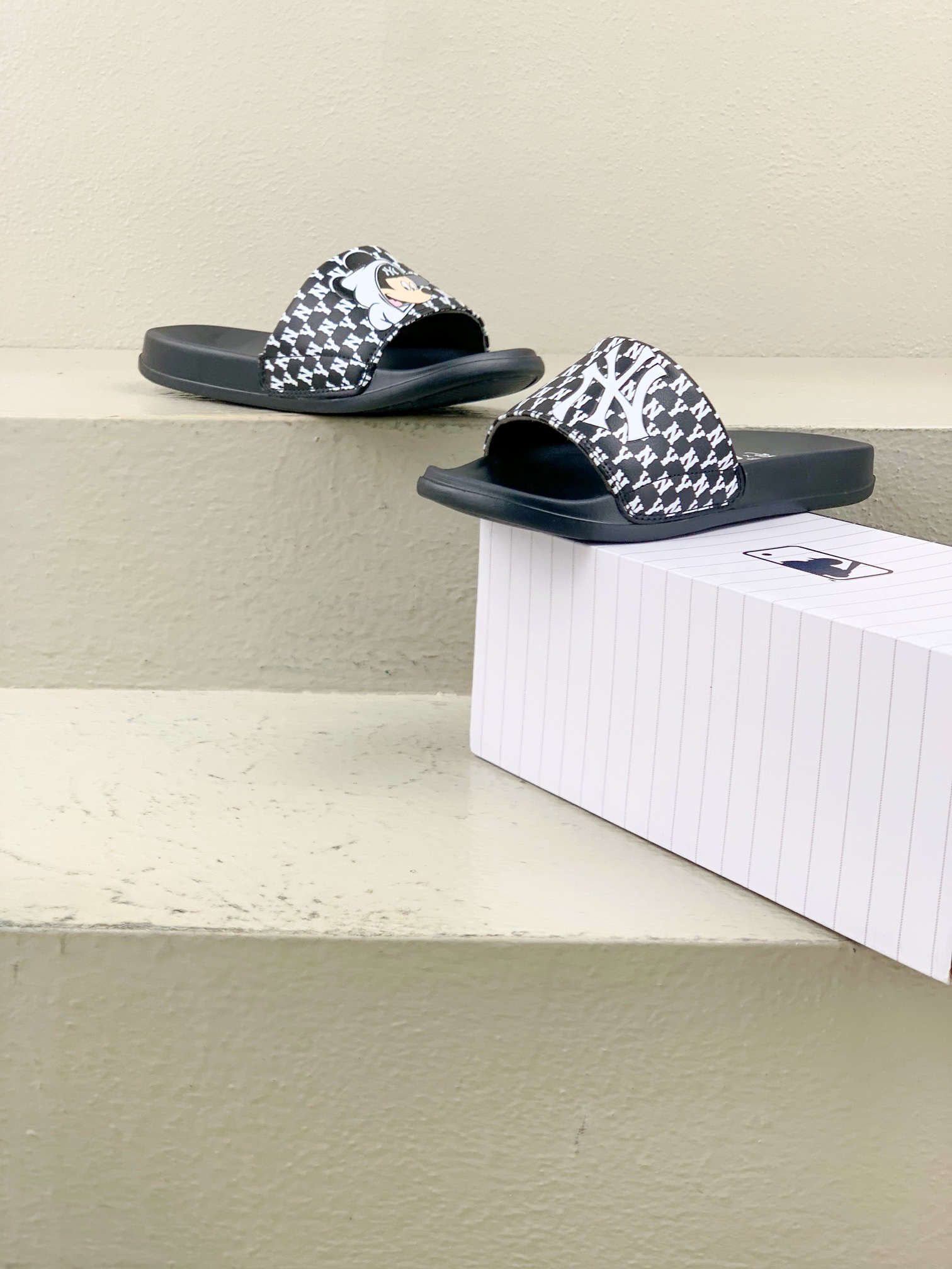 Male Slippers M-l-s