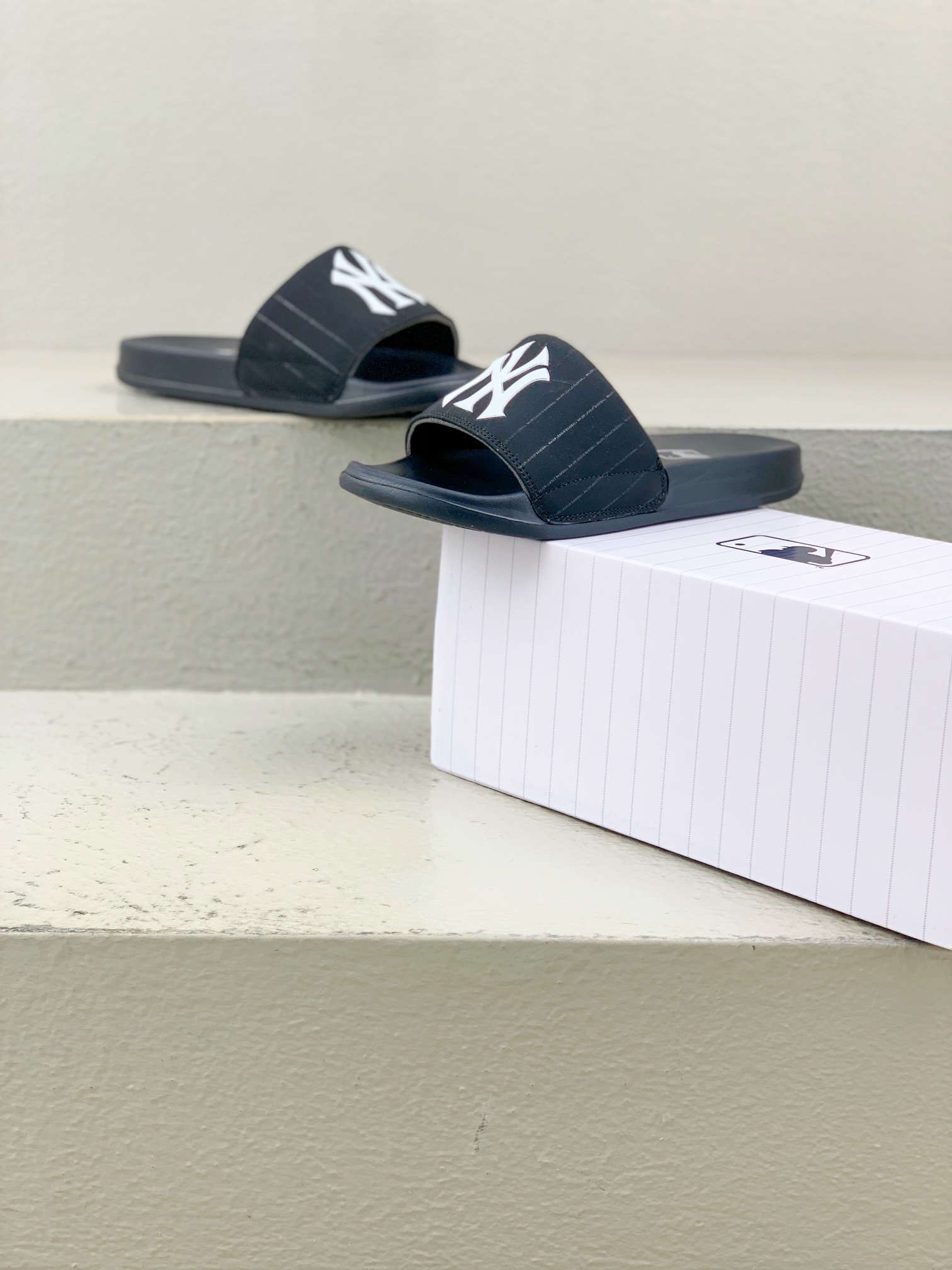 Male Slippers M-l-s
