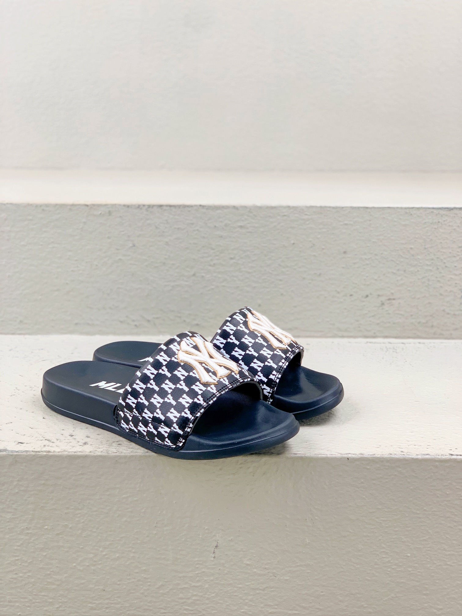 Male Slippers M-l-s