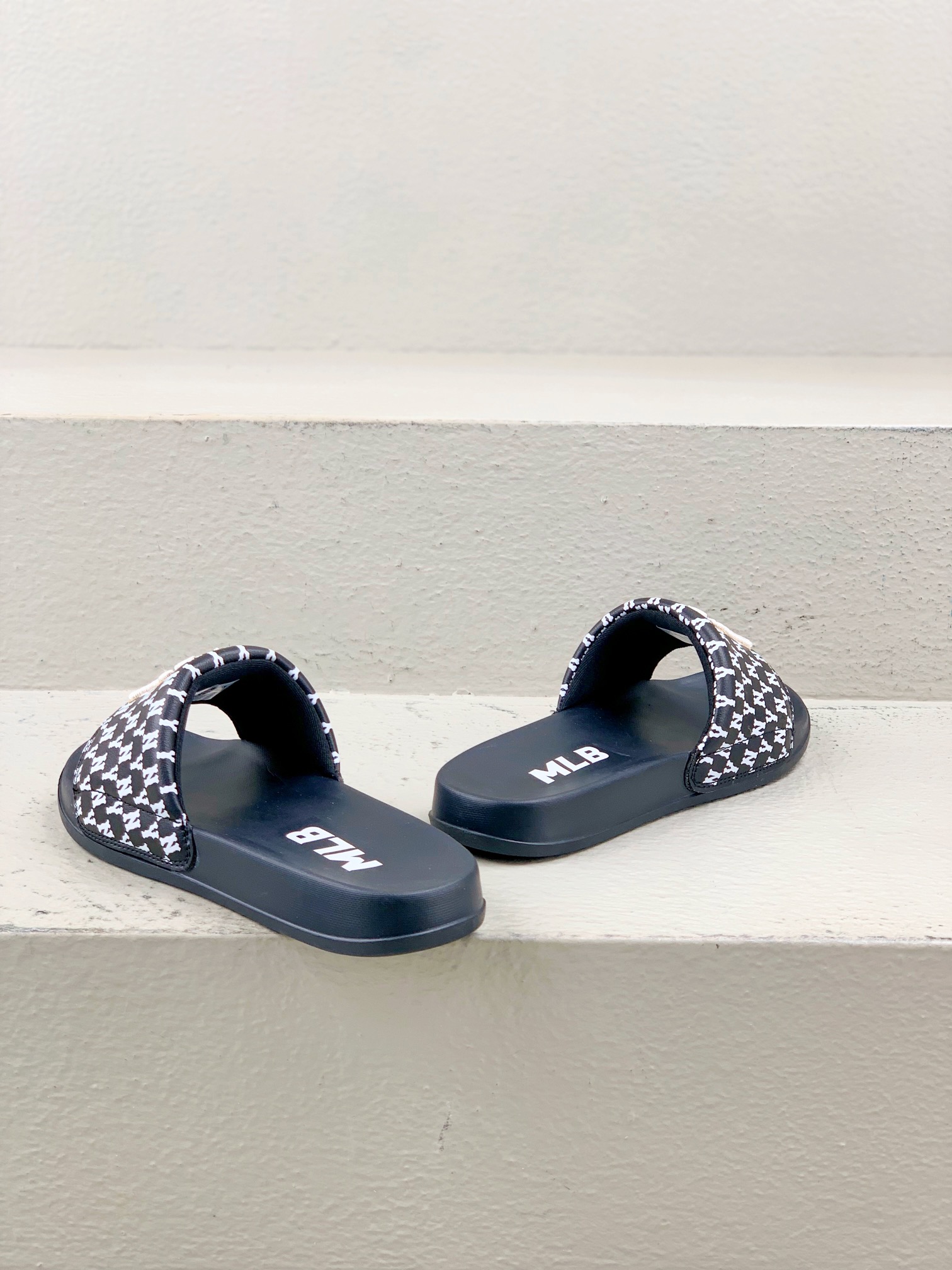Male Slippers M-l-s