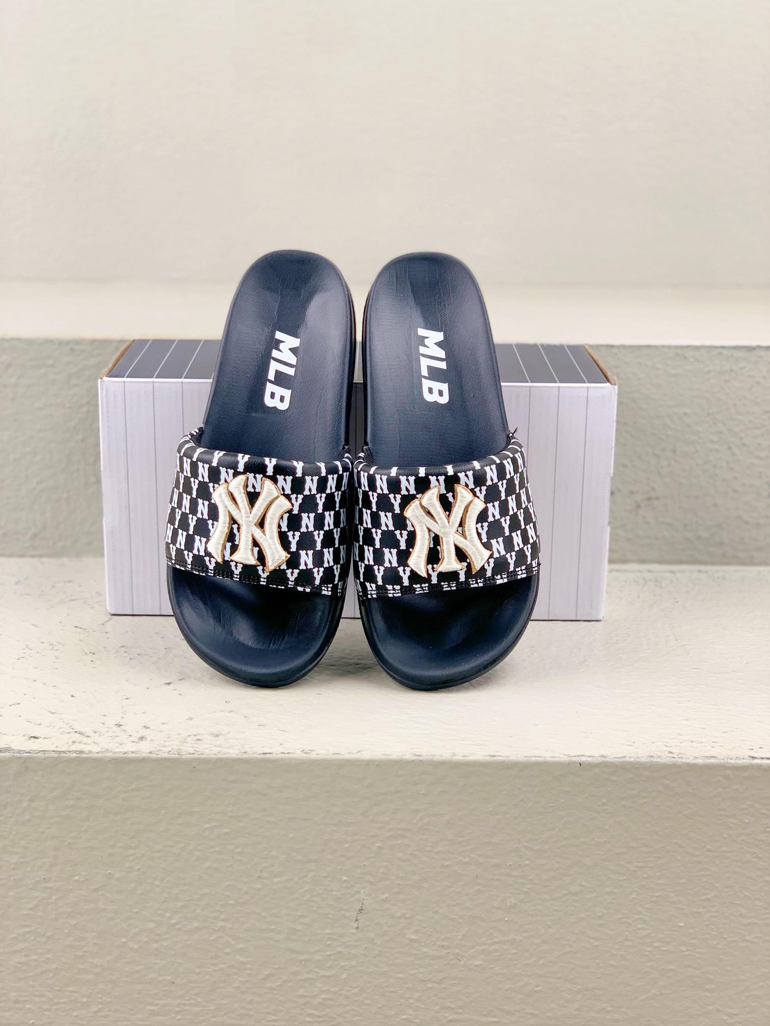 Male Slippers M-l-s