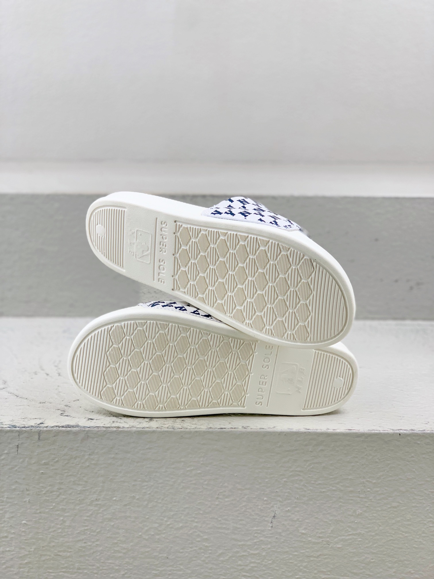 Male Slippers M-l-s