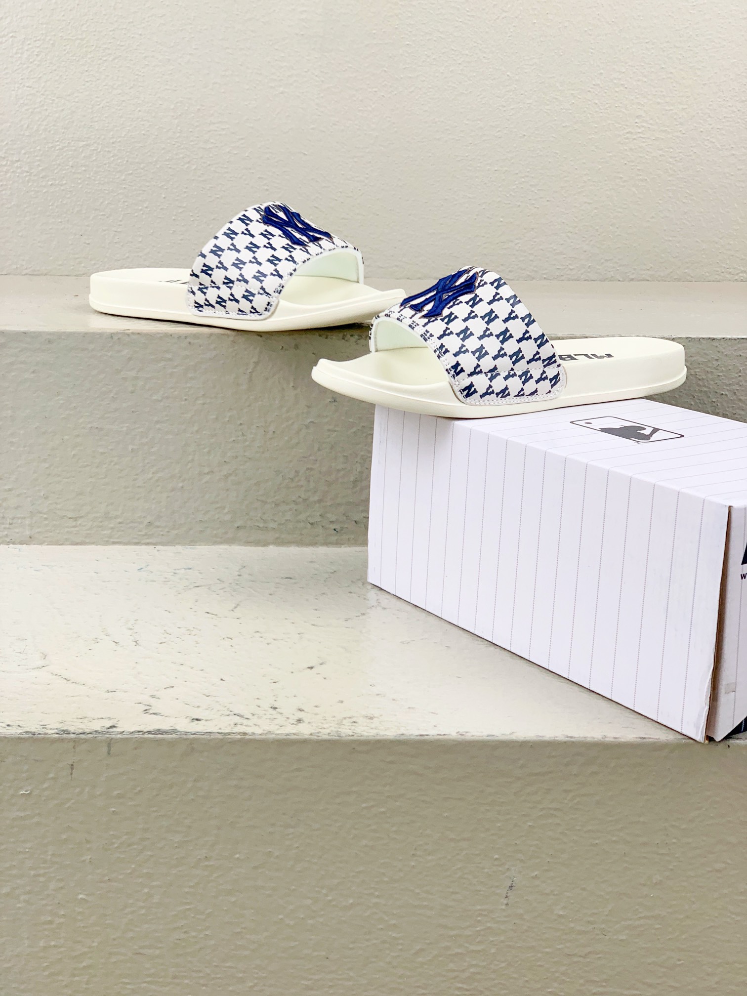 Male Slippers M-l-s