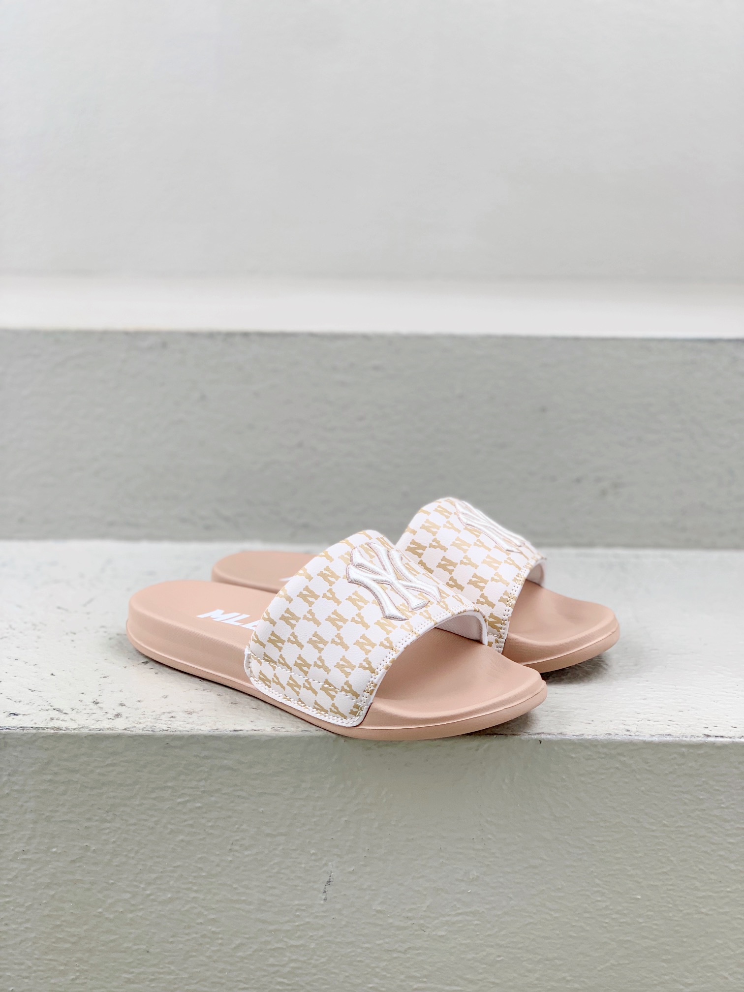 Male Slippers M-l-s