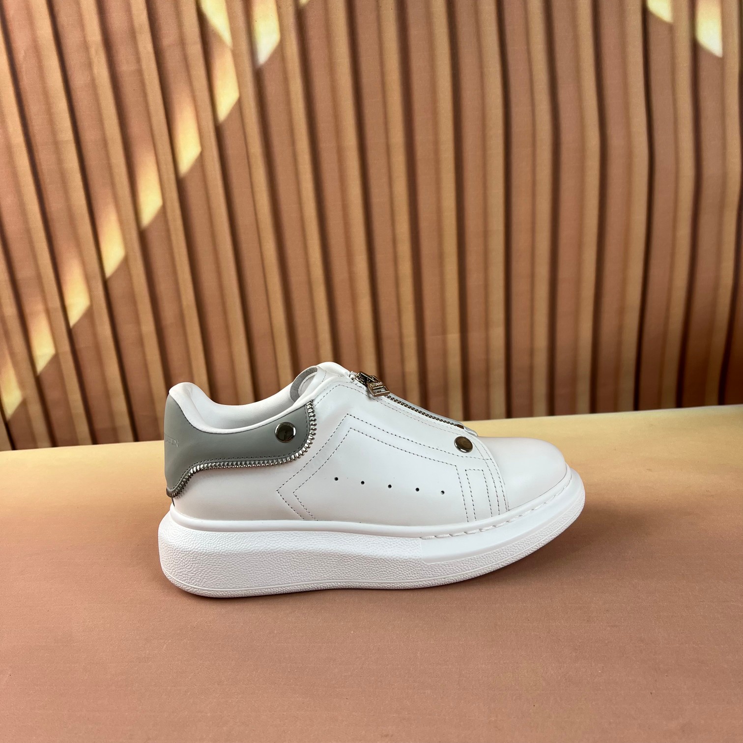 Alexander Mcqueen Male Sneakers Breathable M-l