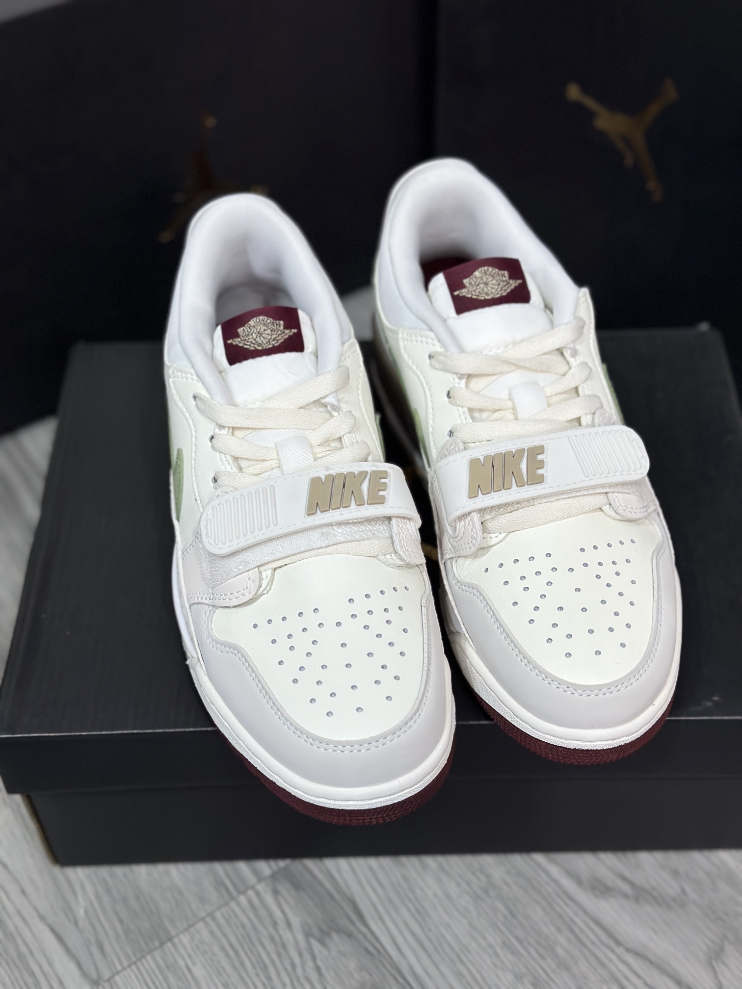 Jordan Nike Basic Shoes L