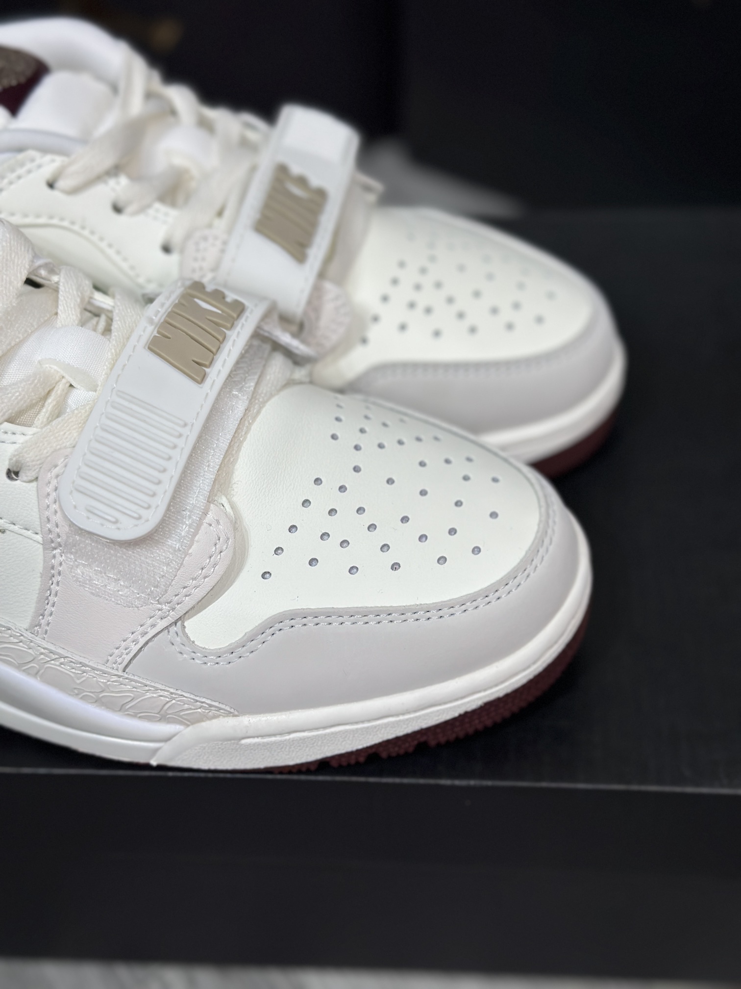 Jordan Nike Basic Shoes L