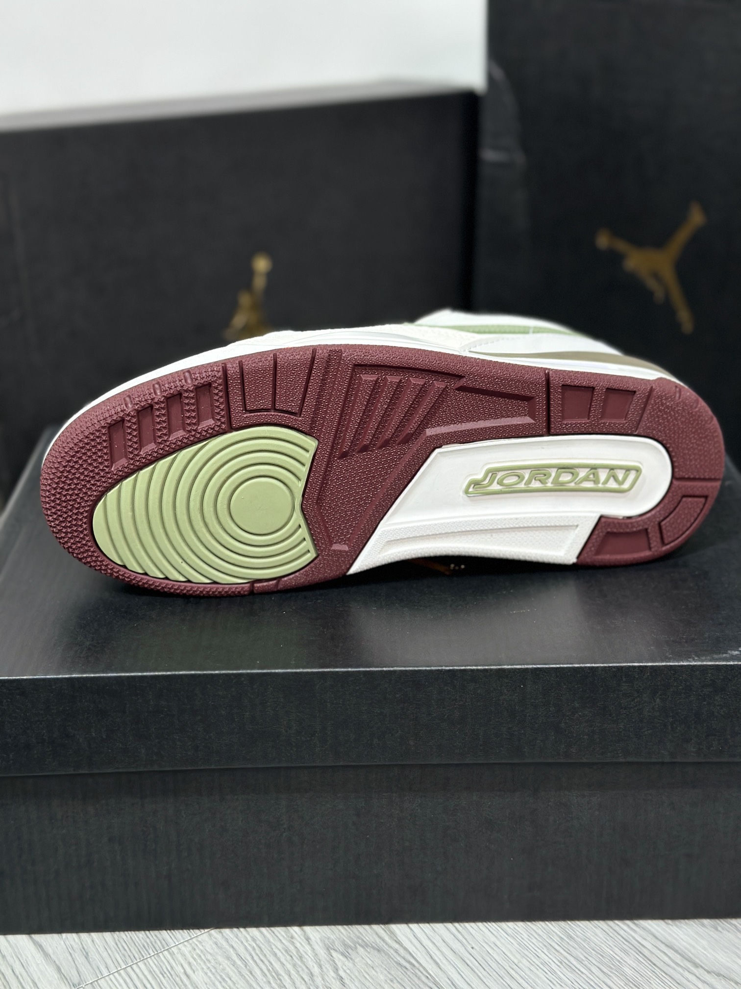 Jordan Nike Basic Shoes L