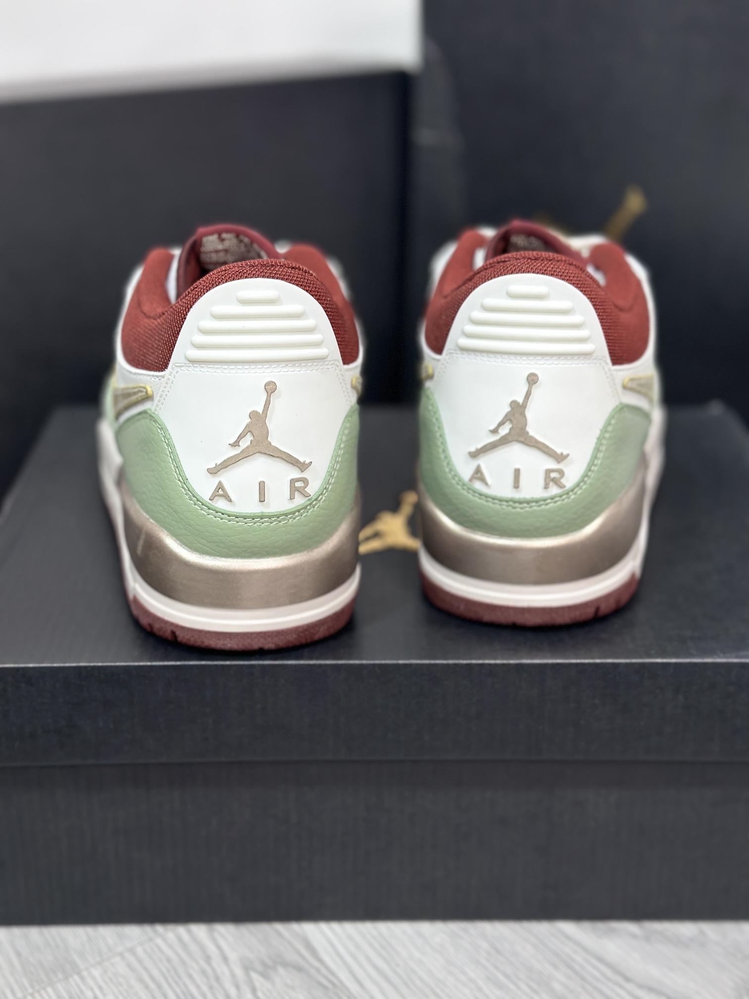 Jordan Nike Basic Shoes L