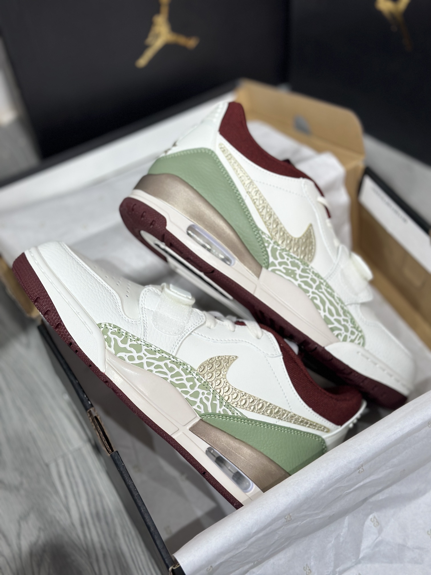 Jordan Nike Basic Shoes L