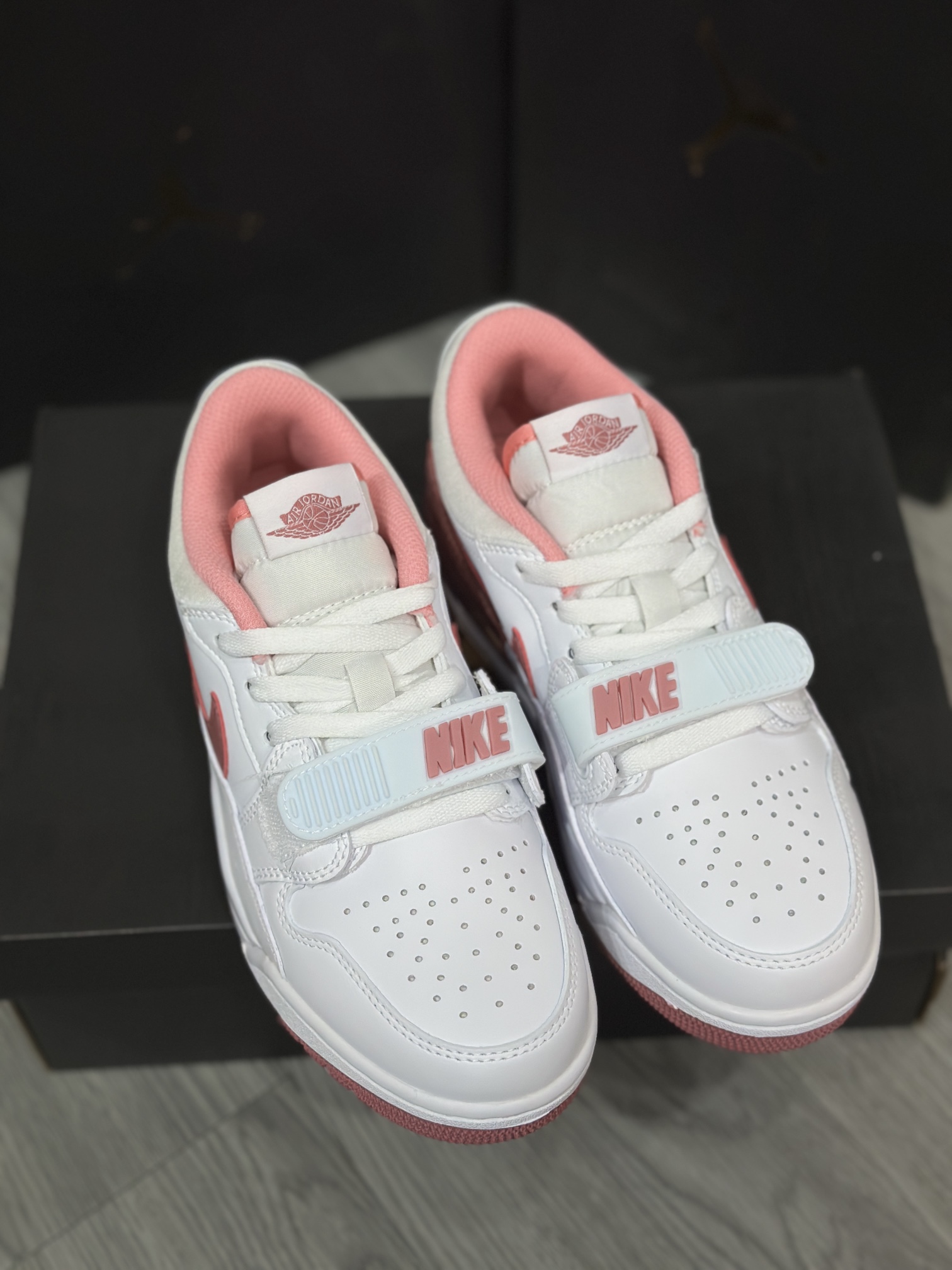 Jordan Nike Basic Shoes L